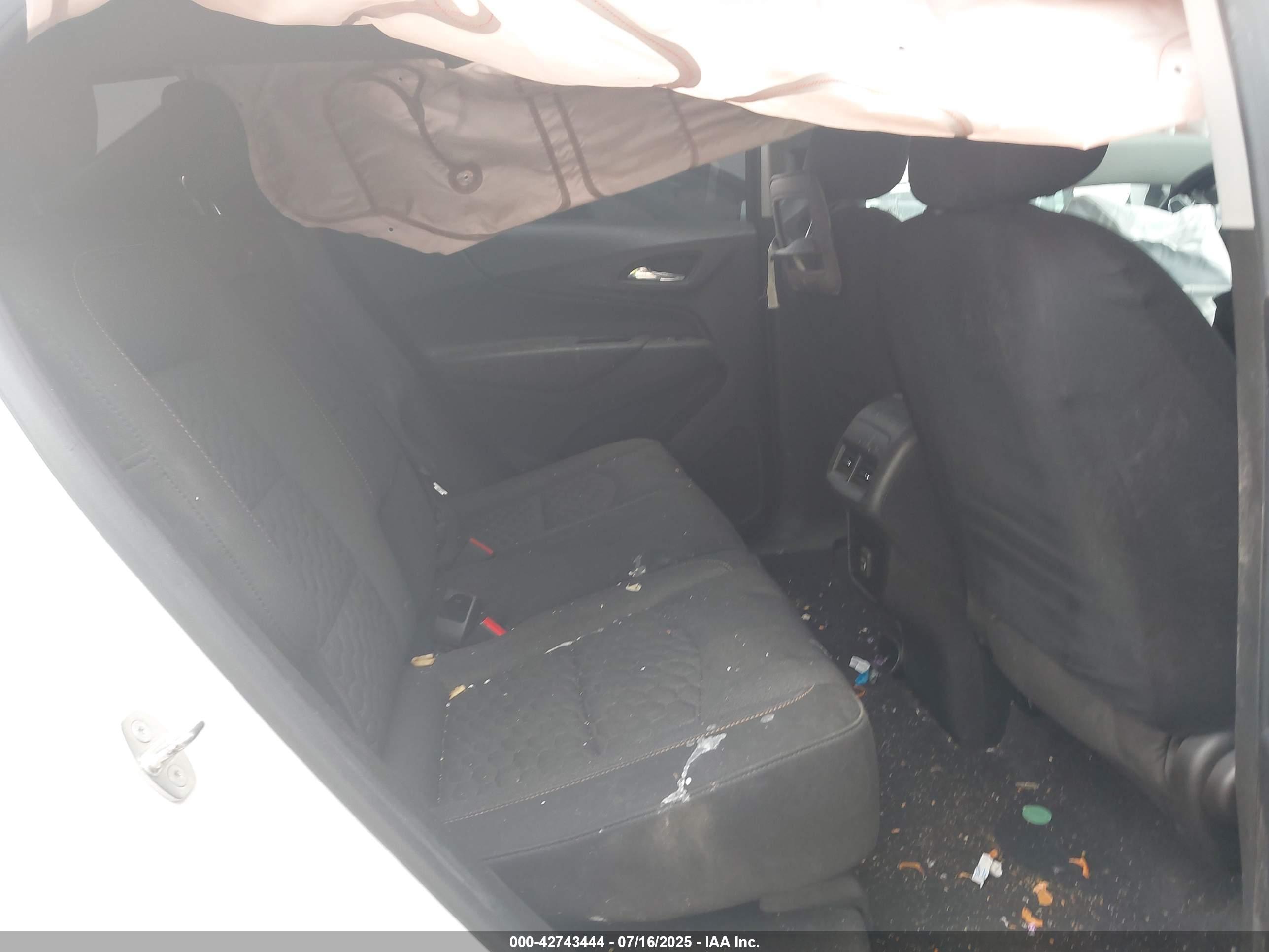 CHEVROLET EQUINOX image 8