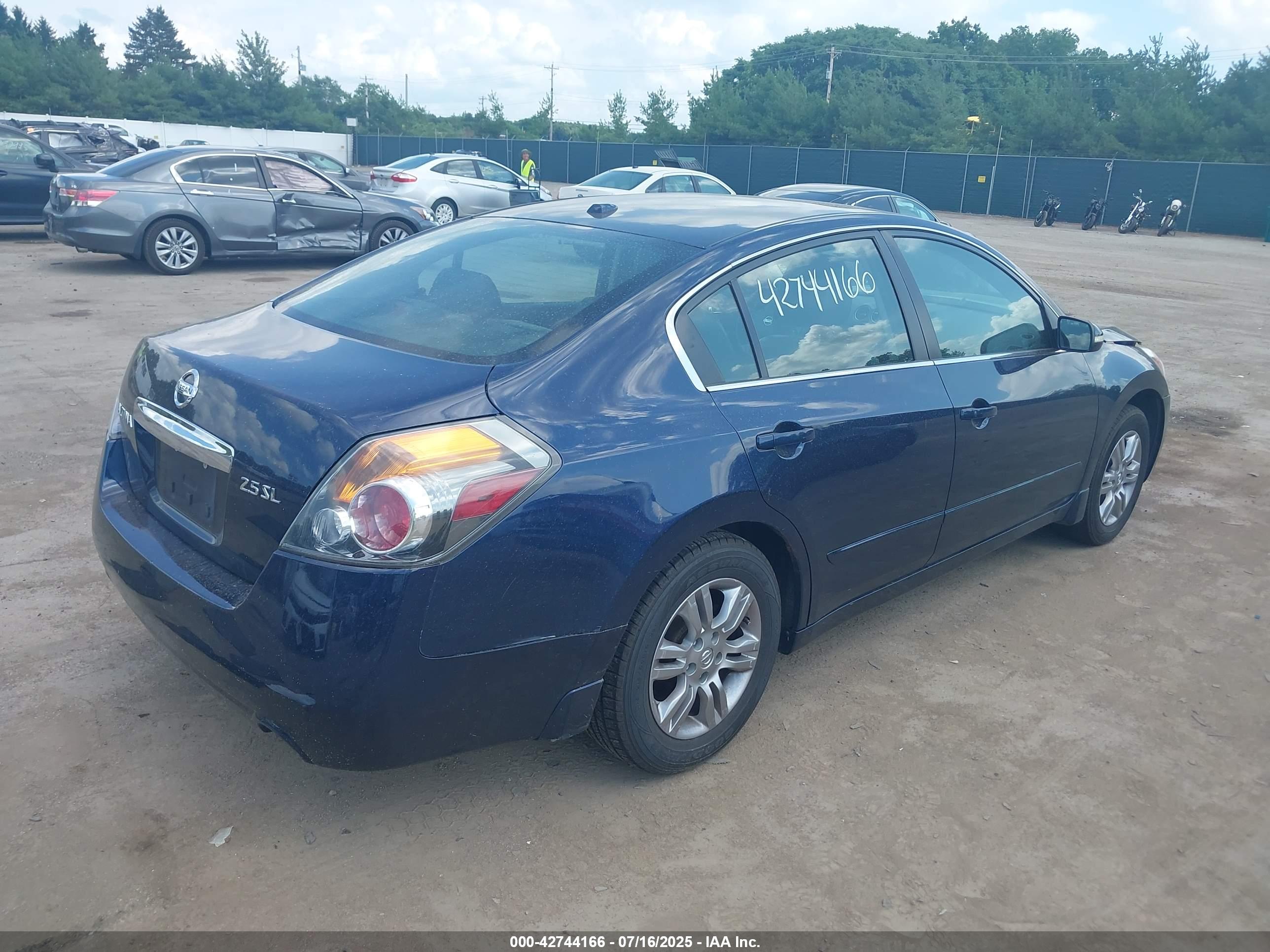 NISSAN ALTIMA image 4