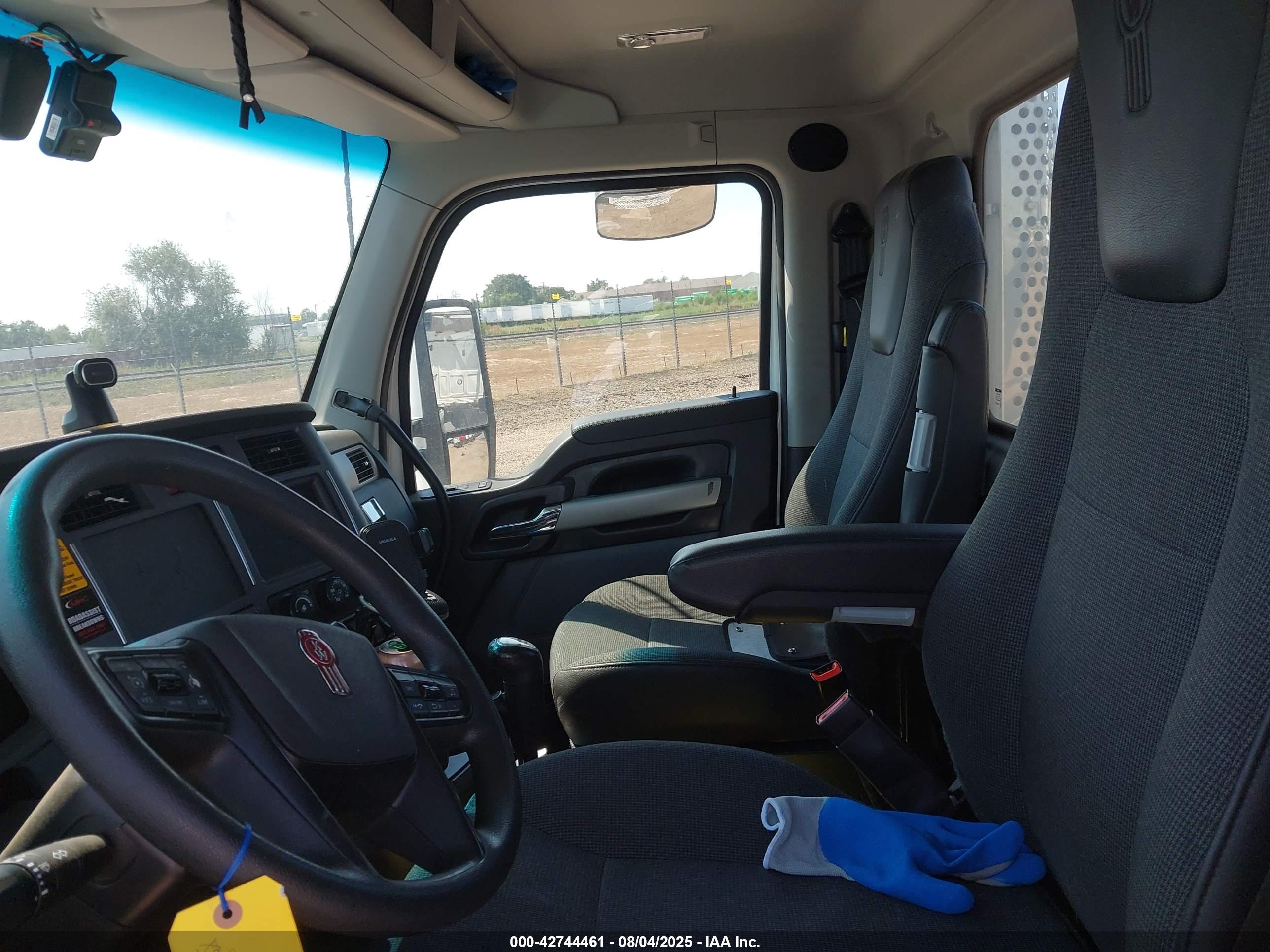 KENWORTH T680 image 8