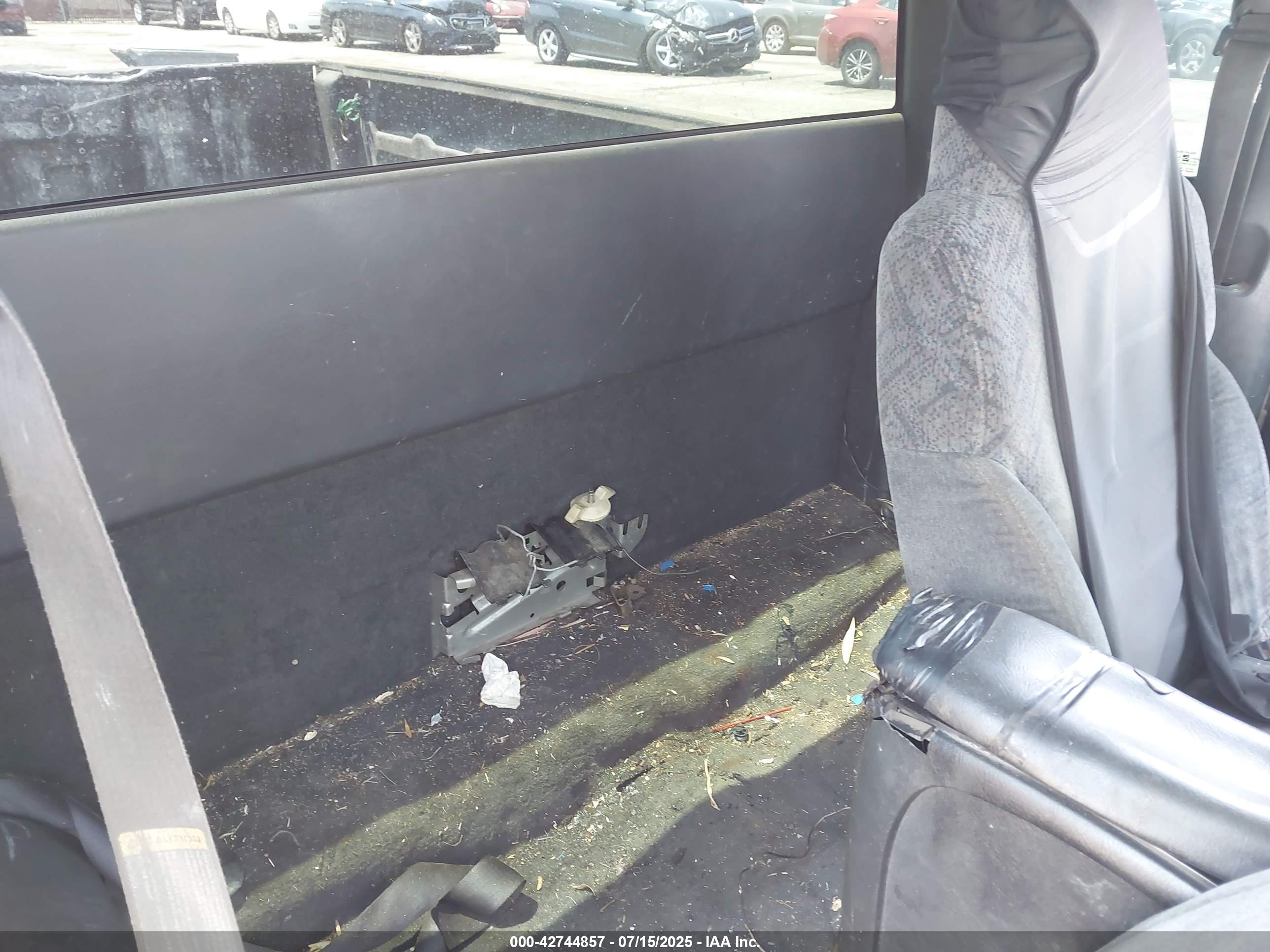 GMC SONOMA image 8