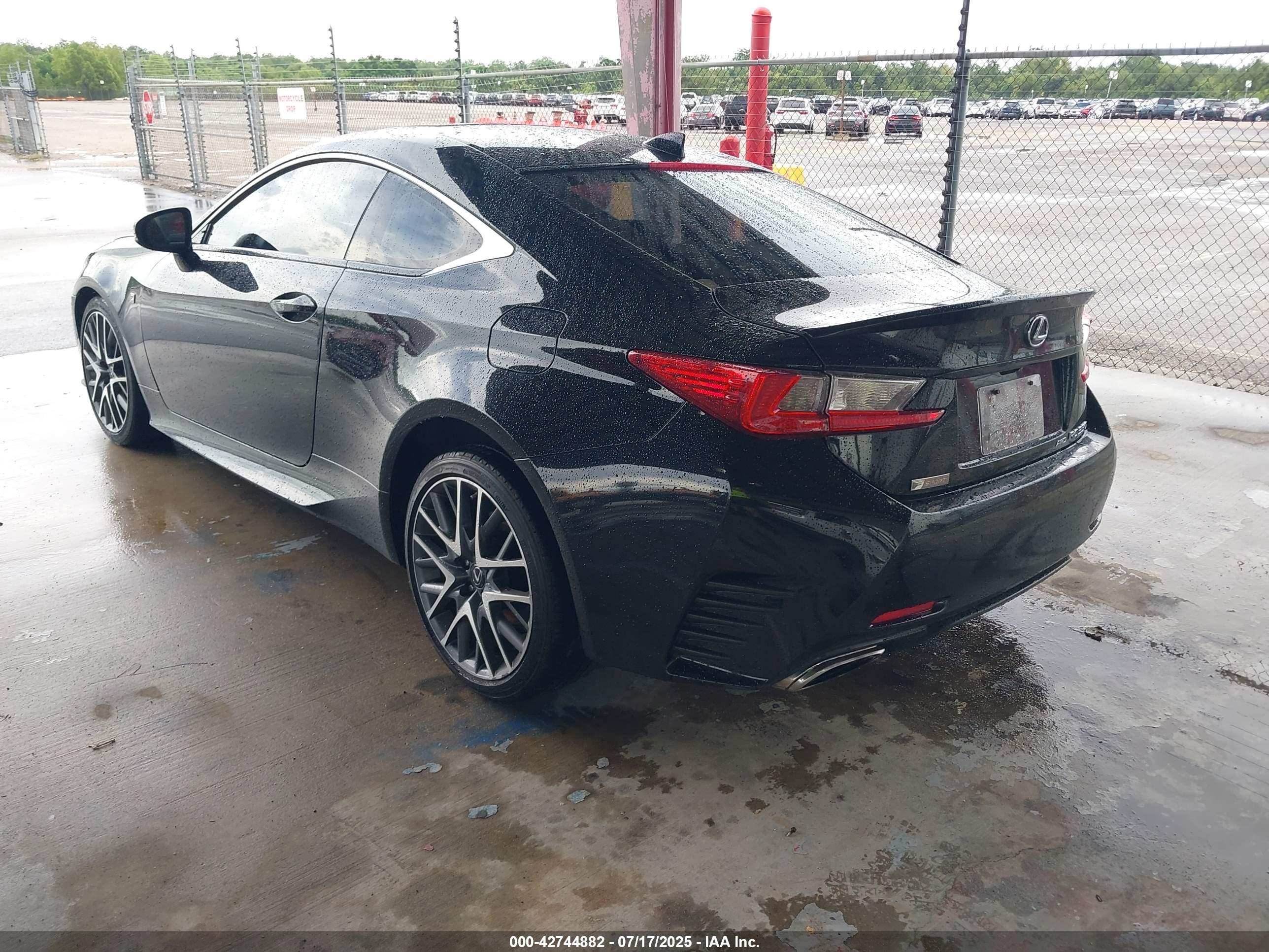 LEXUS RC image 3