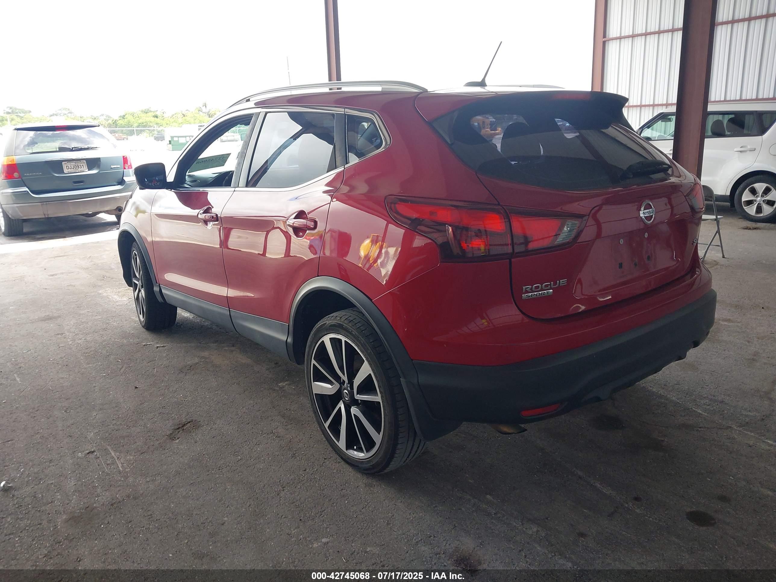 NISSAN ROGUE image 3