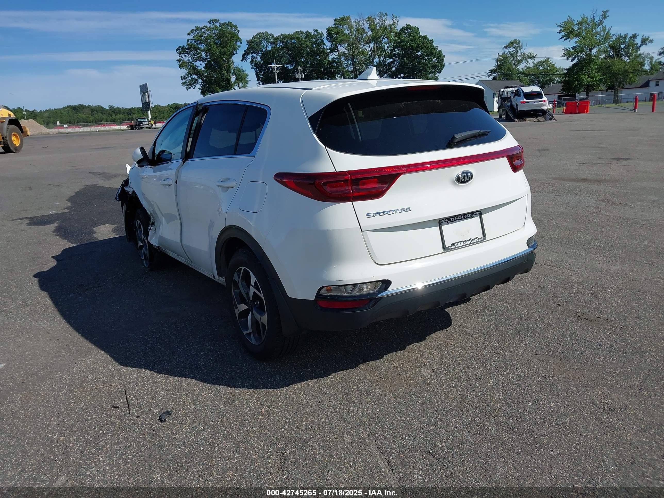 KIA SPORTAGE image 3