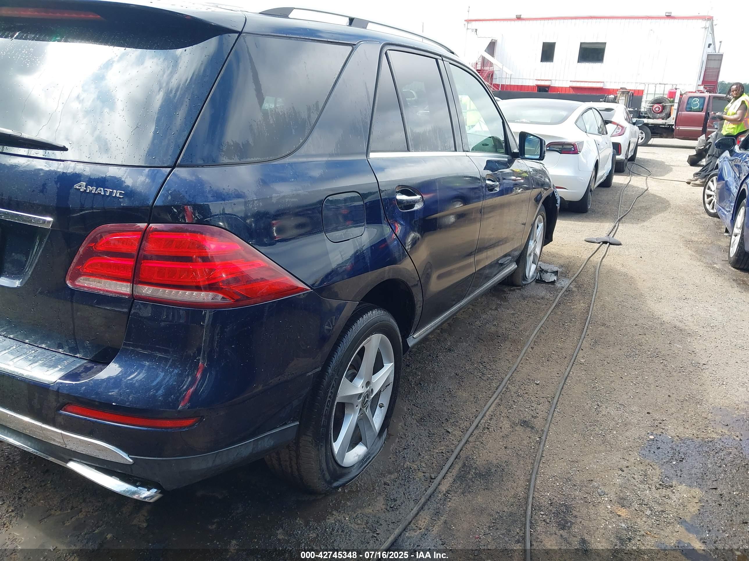 MERCEDES-BENZ GLE image 4