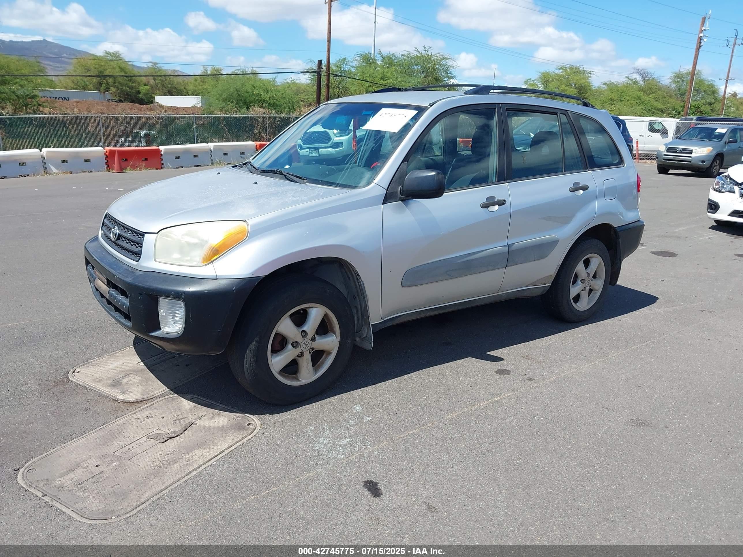 TOYOTA RAV4 image 2