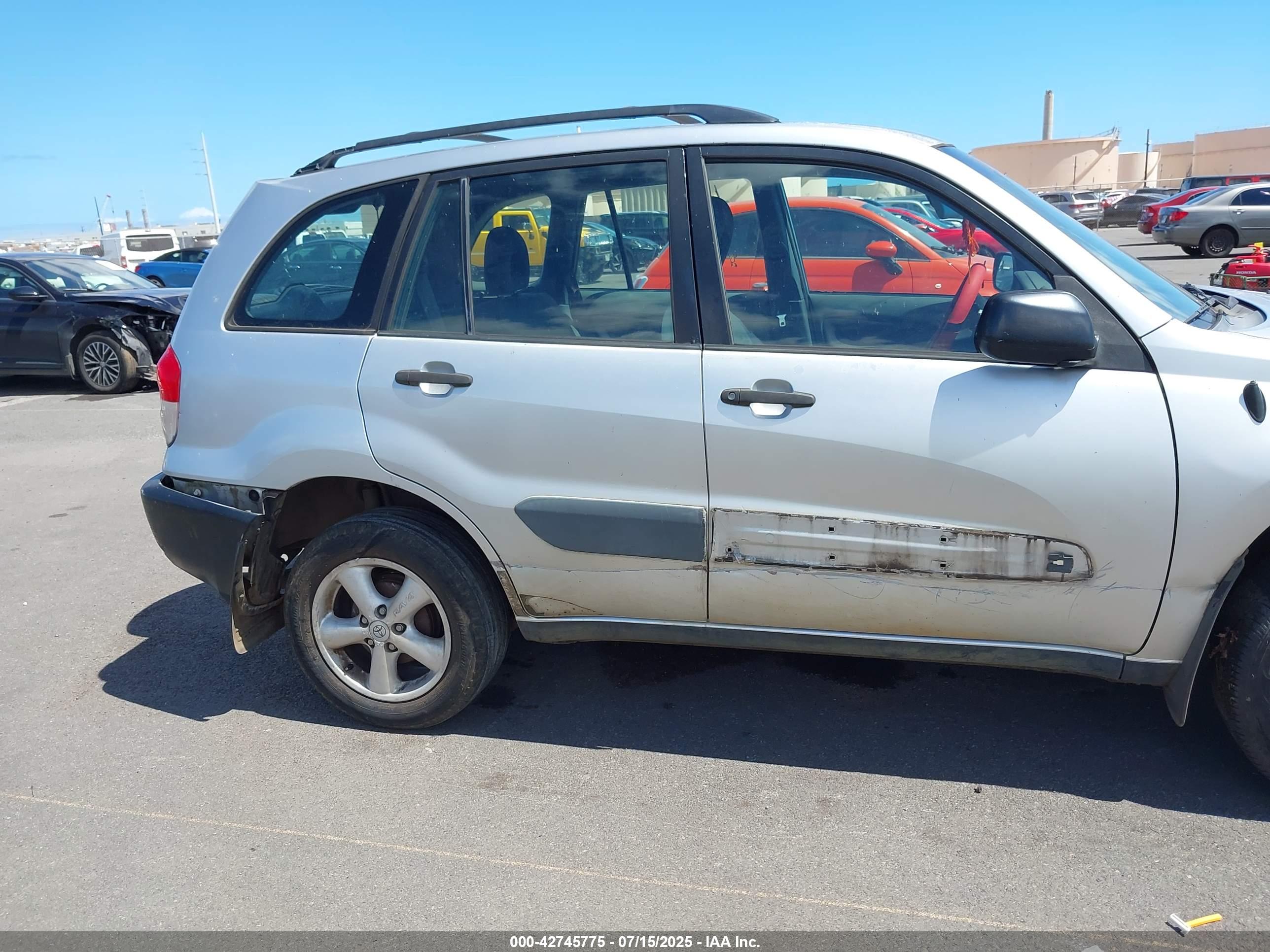 TOYOTA RAV4 image 6