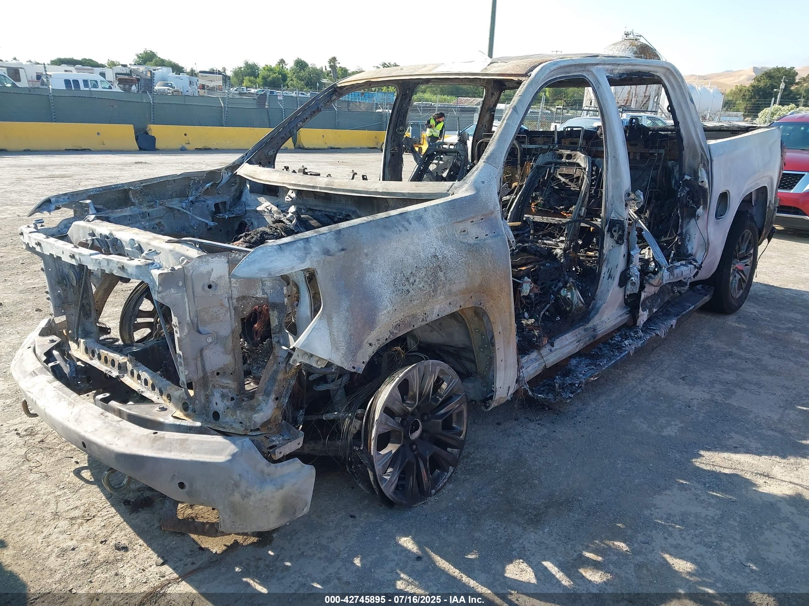 GMC SIERRA image 2