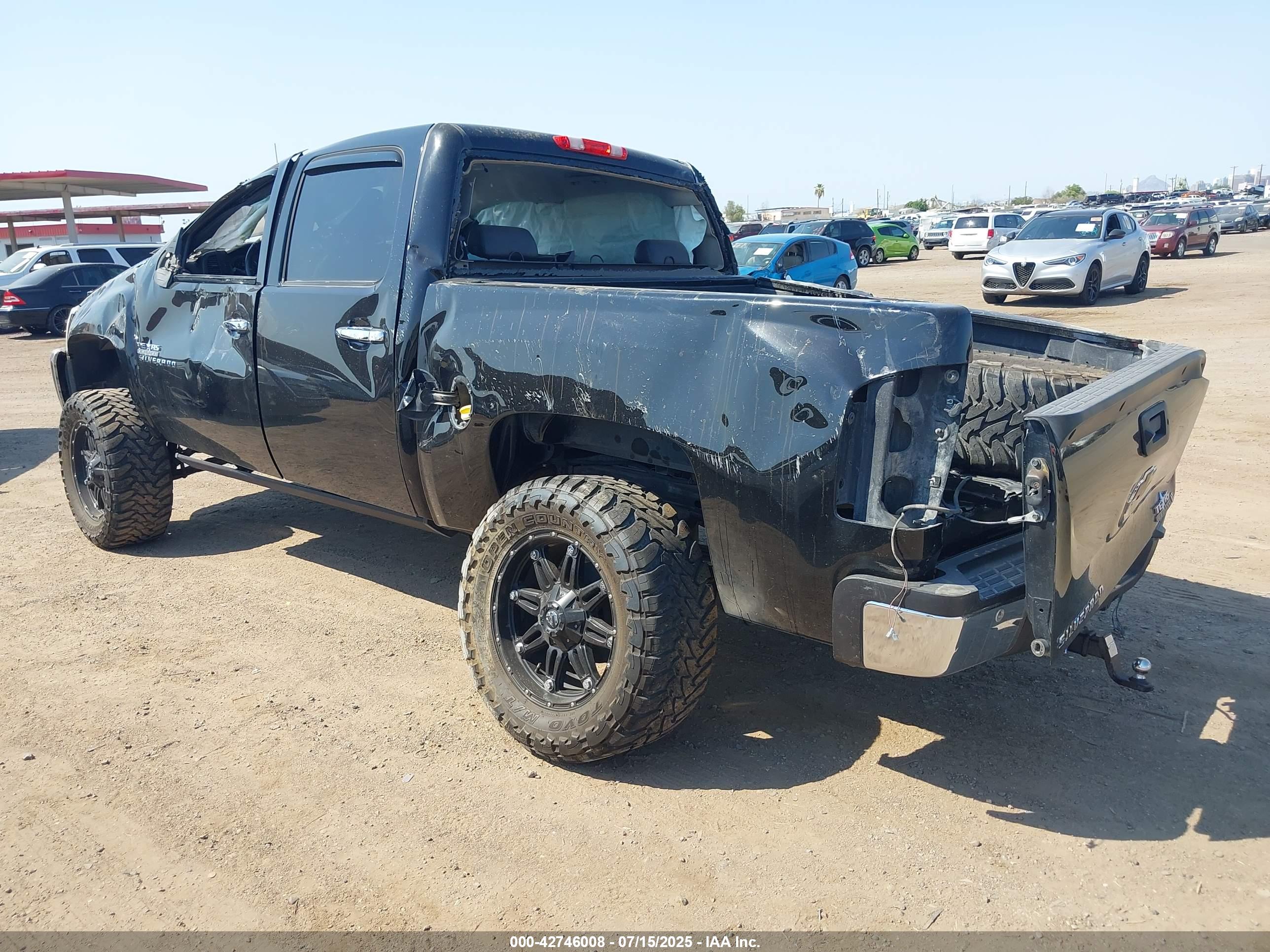 CHEVROLET SILVERADO image 3
