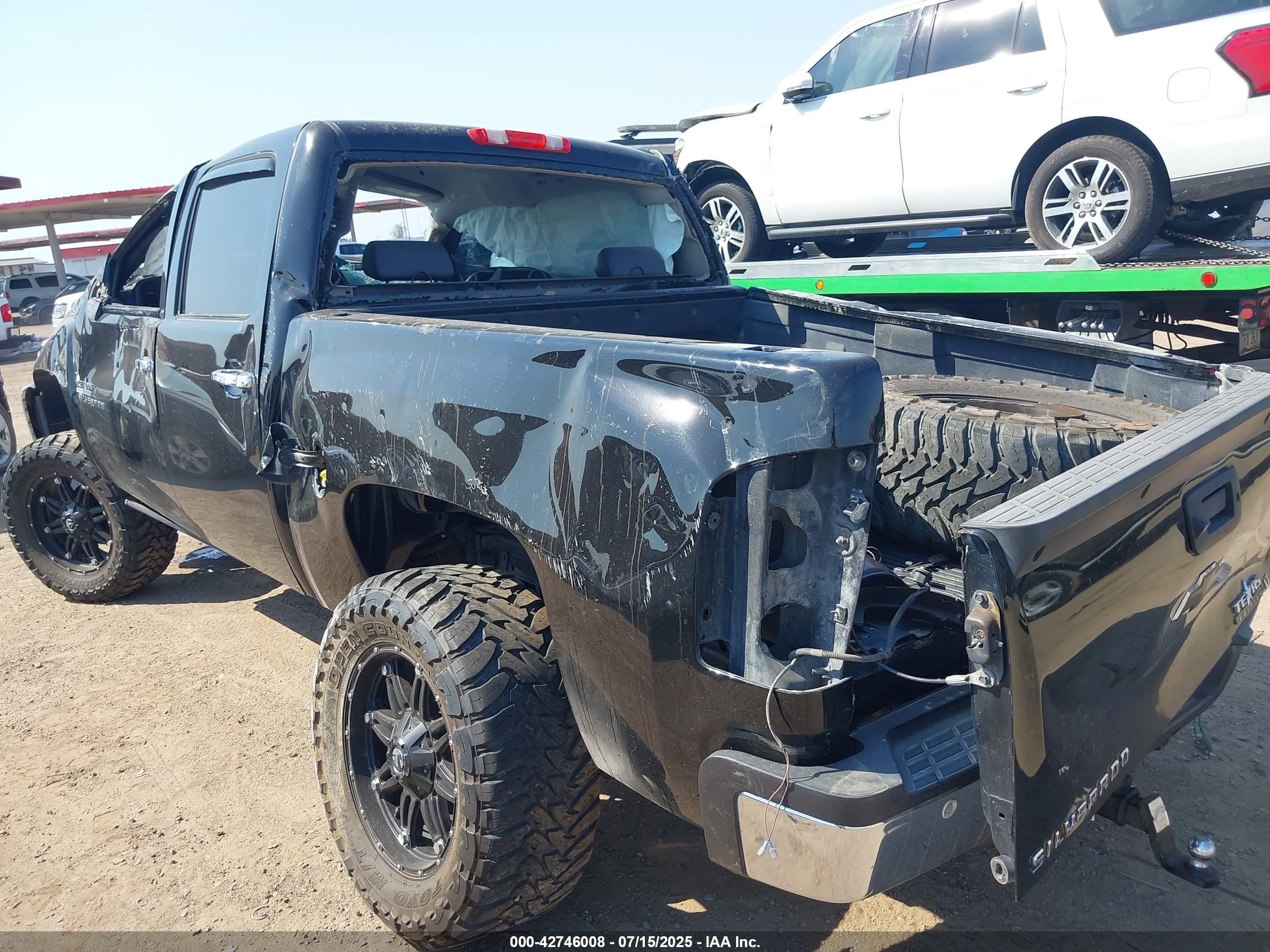 CHEVROLET SILVERADO image 6