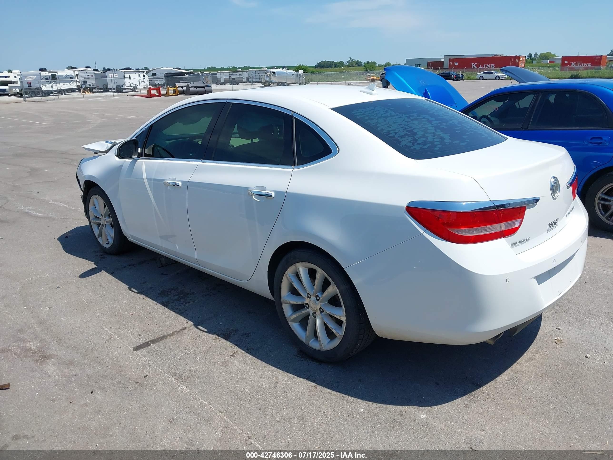 BUICK VERANO image 3