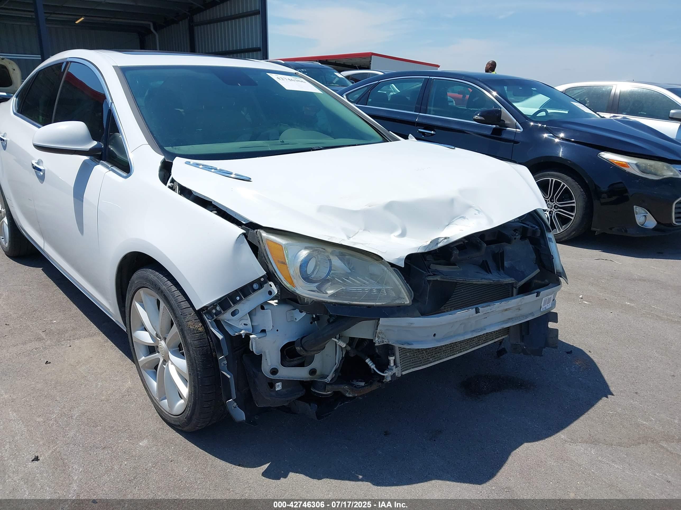 BUICK VERANO image 6