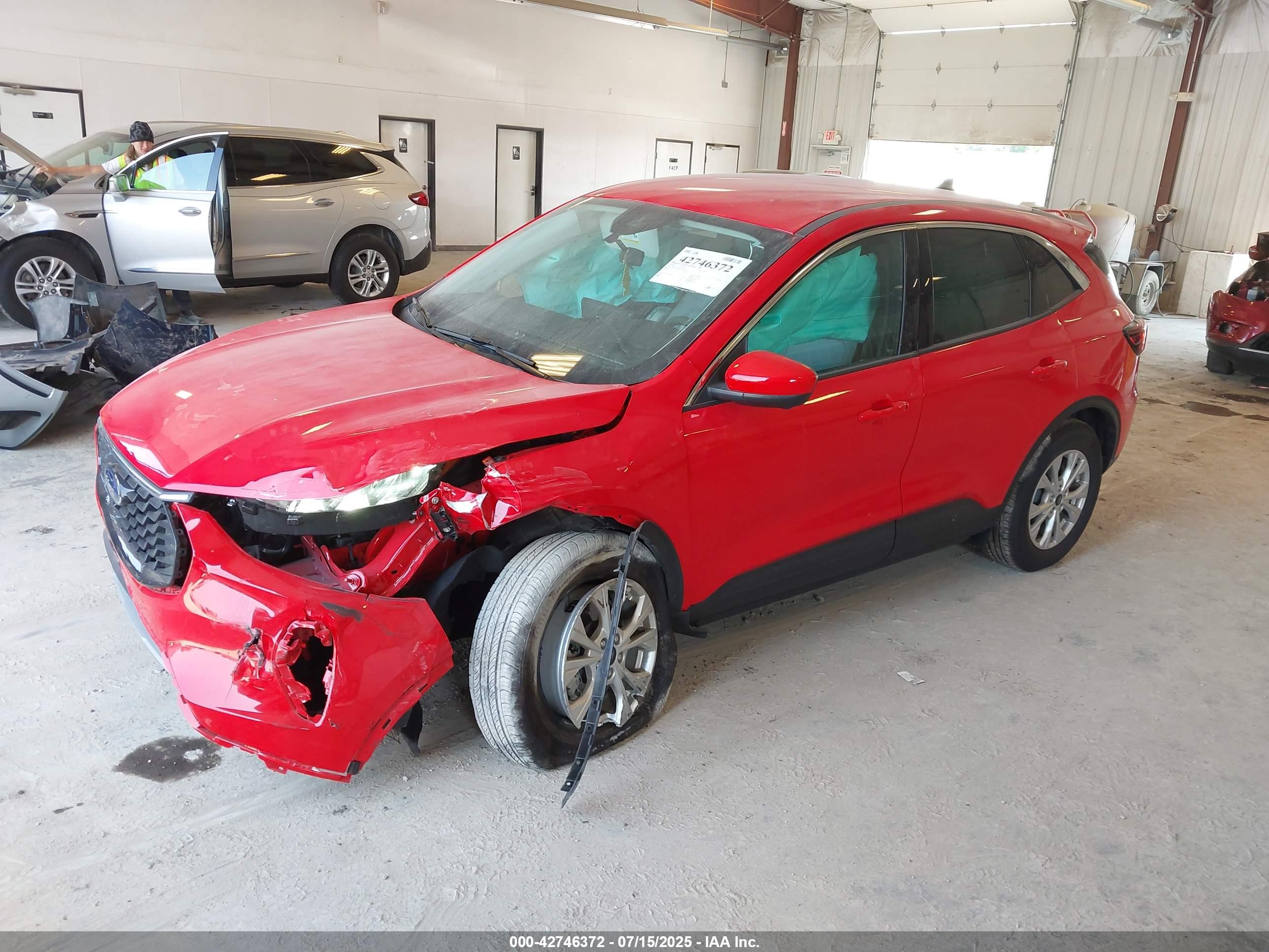 FORD ESCAPE image 2