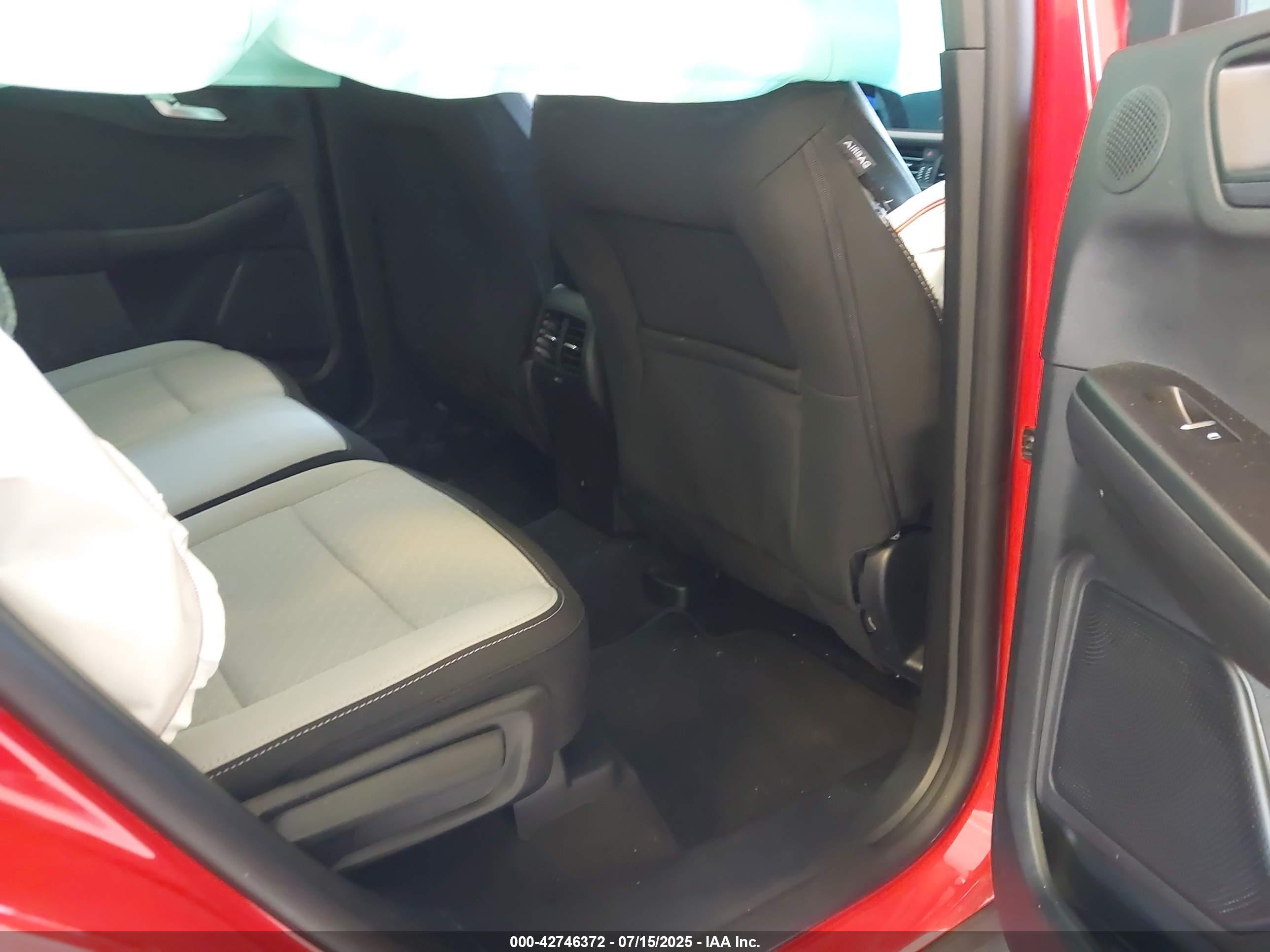 FORD ESCAPE image 8