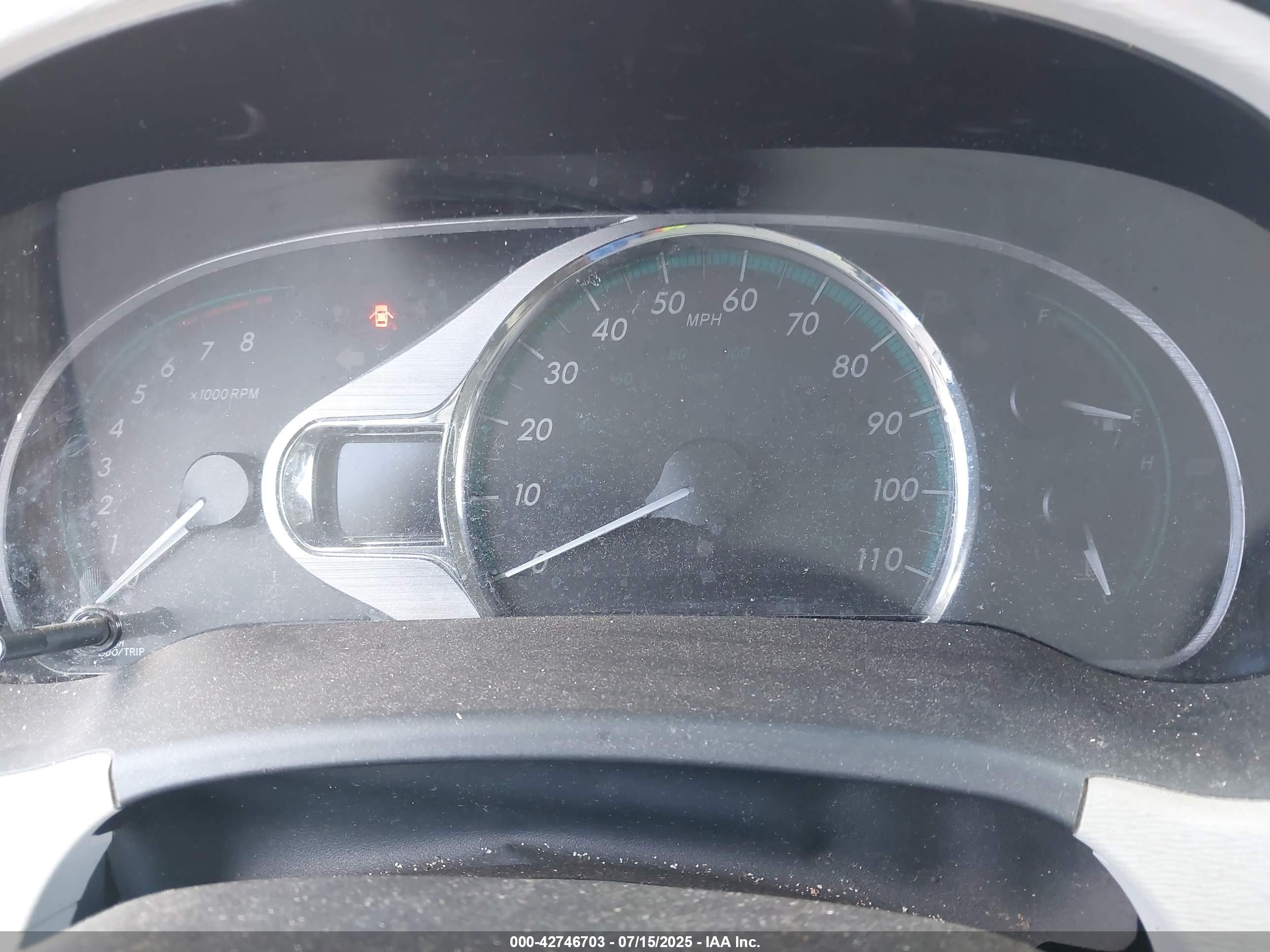 TOYOTA SIENNA image 7