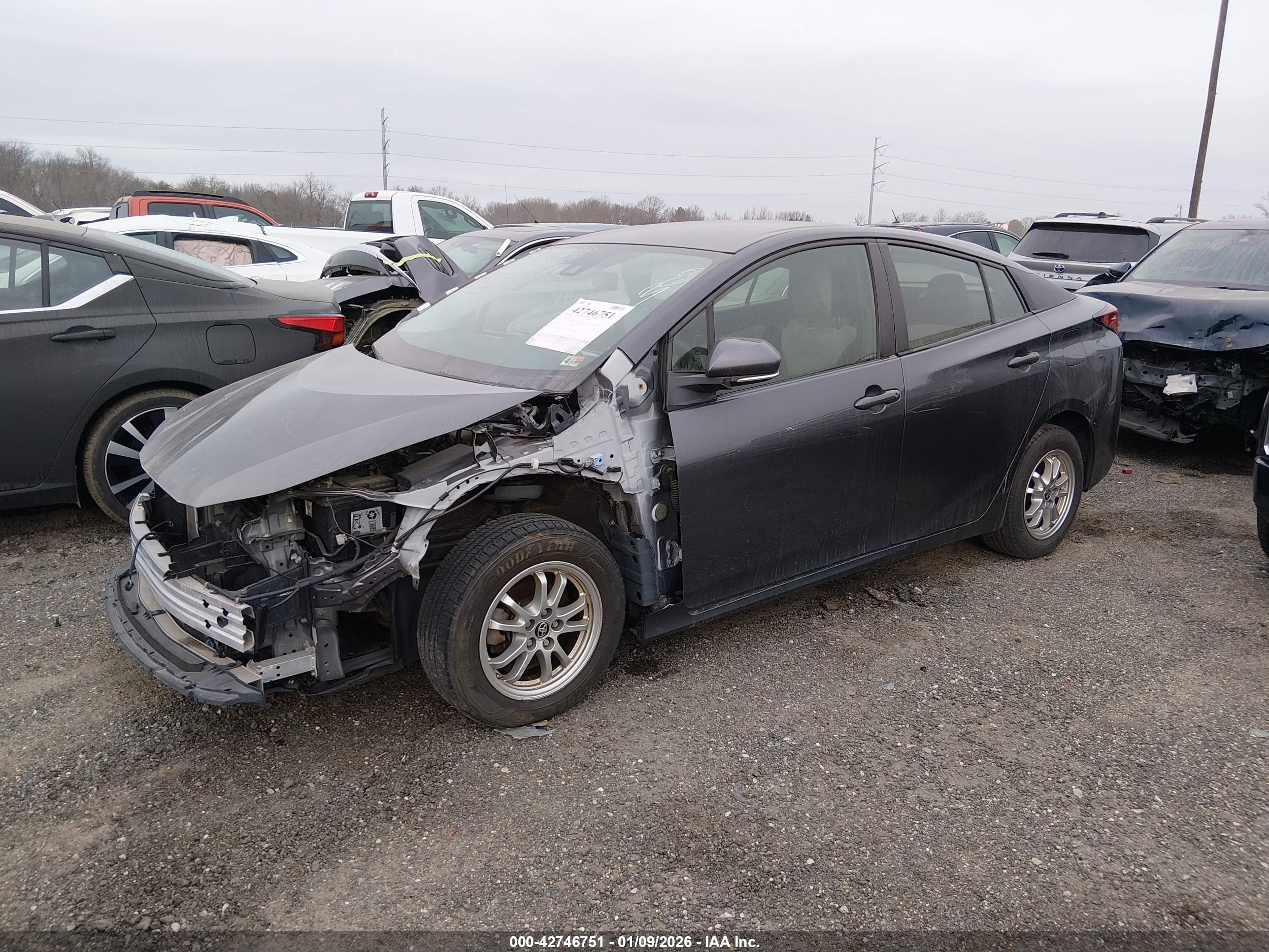 TOYOTA PRIUS image 2