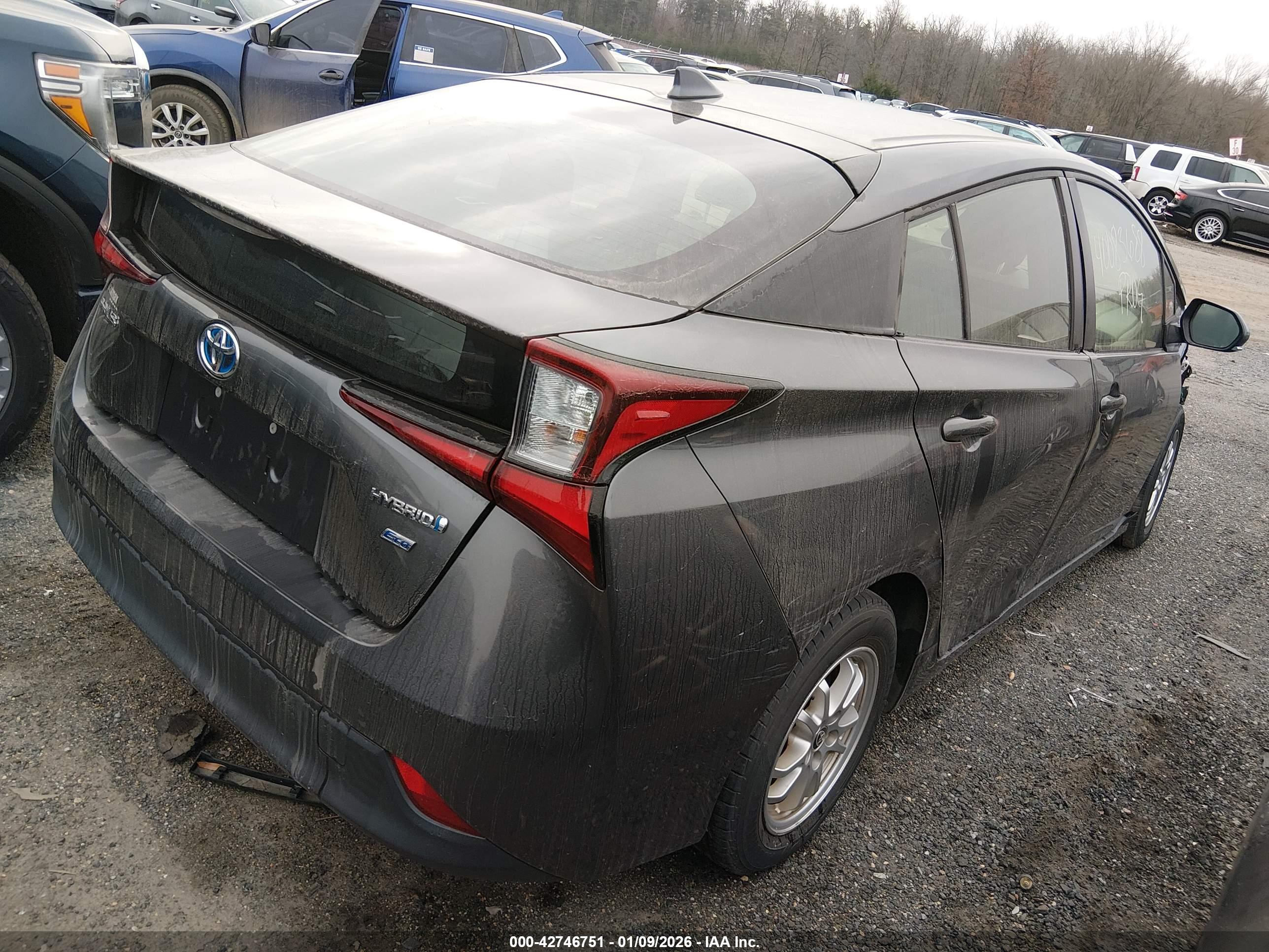 TOYOTA PRIUS image 4