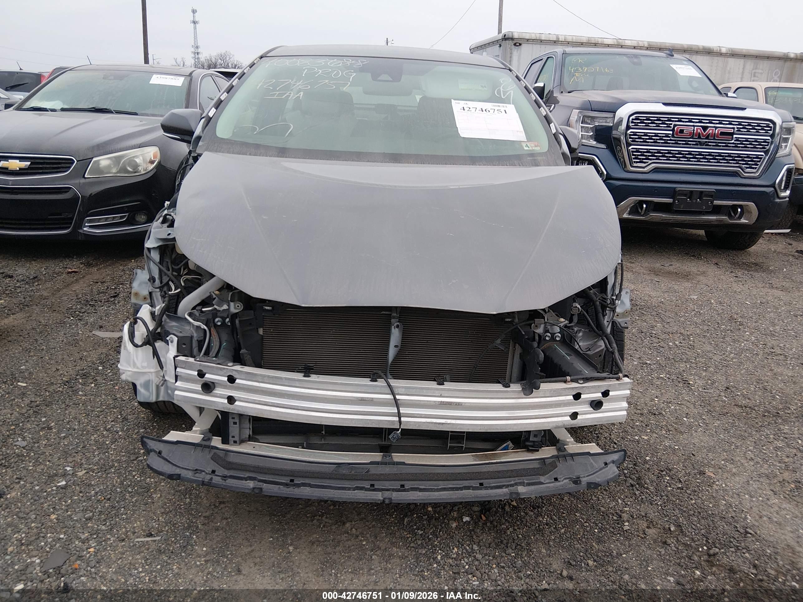 TOYOTA PRIUS image 6