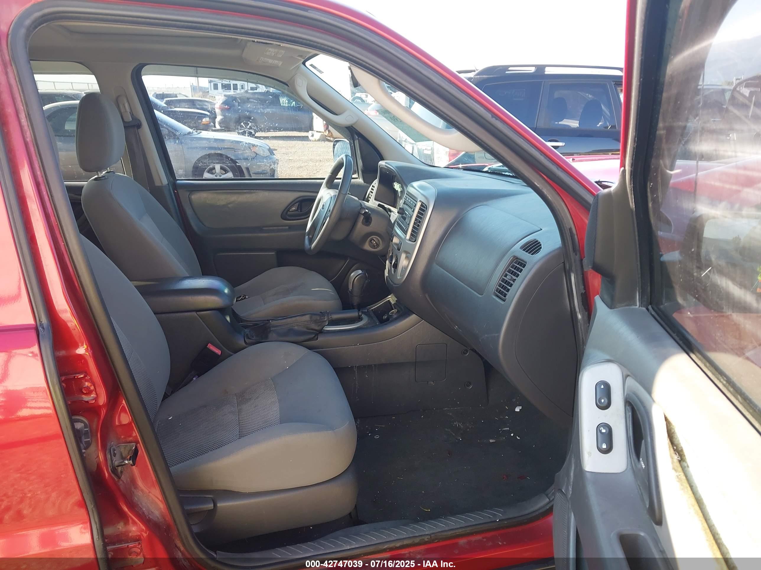 FORD ESCAPE image 5