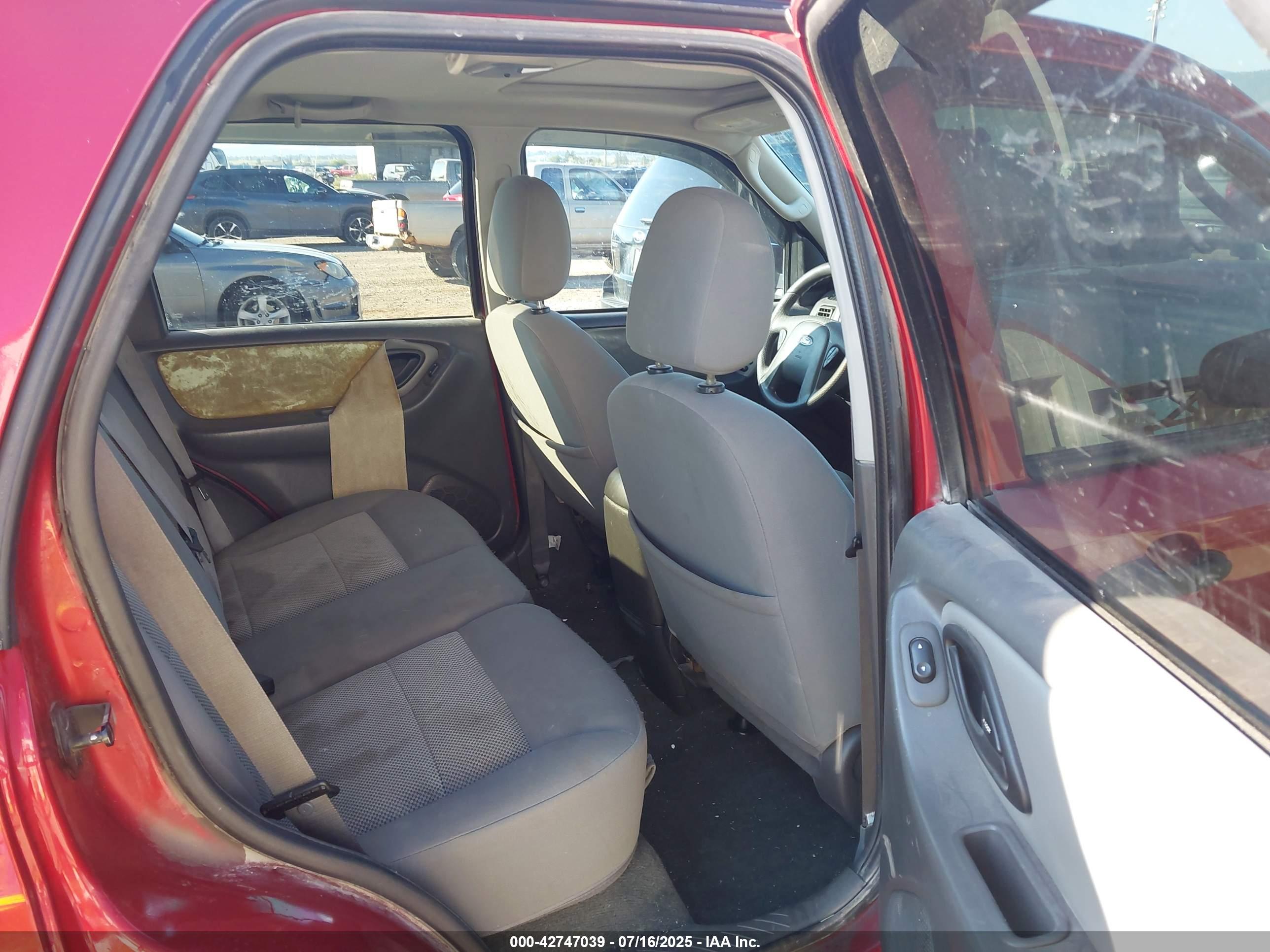 FORD ESCAPE image 8
