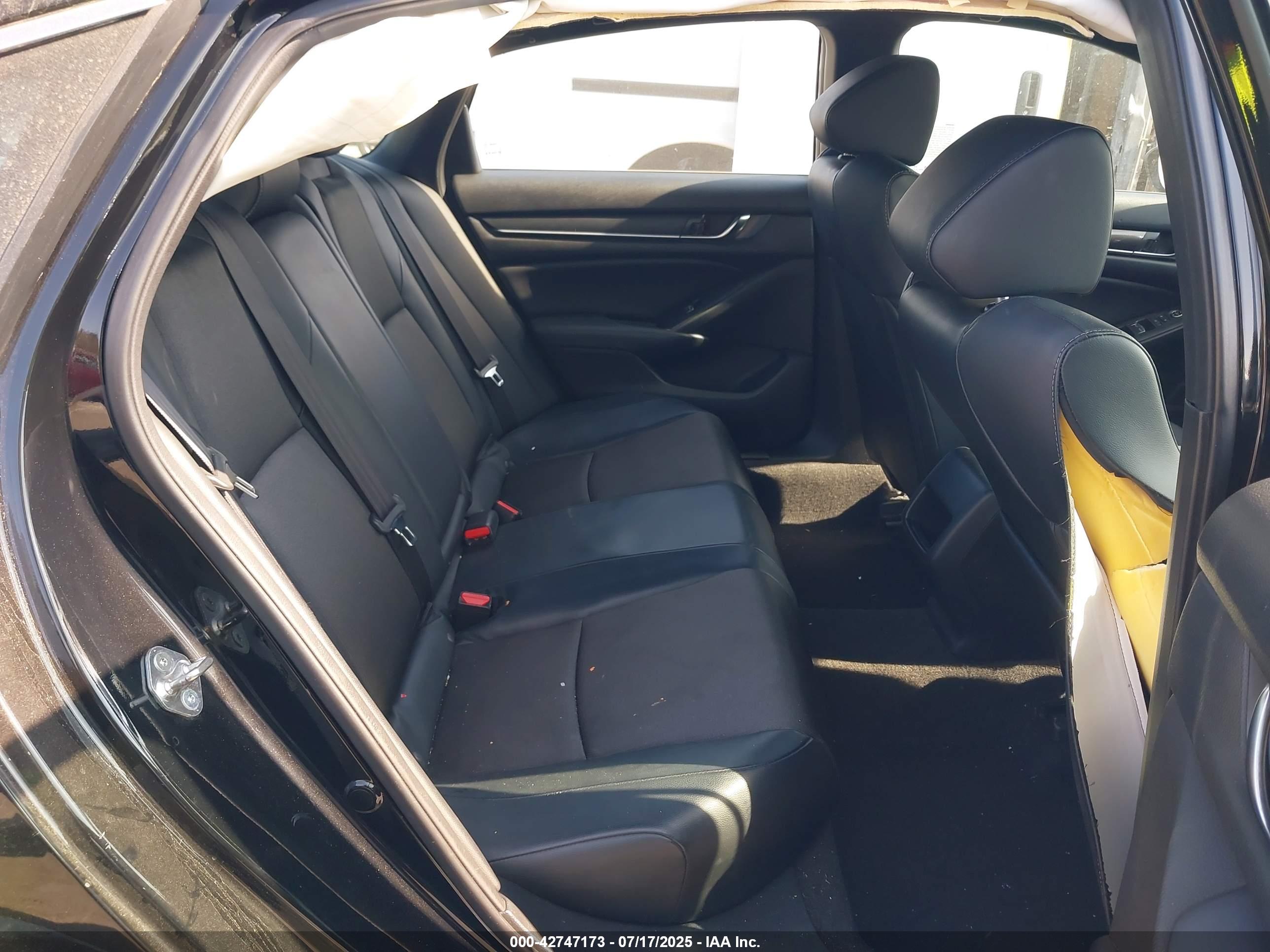 HONDA ACCORD image 8