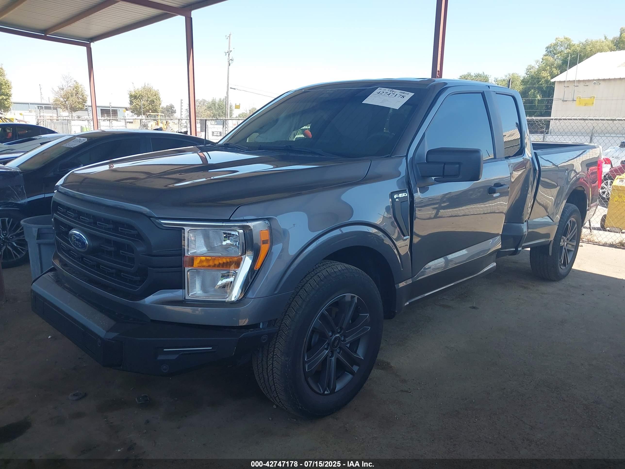 FORD F-150 image 2