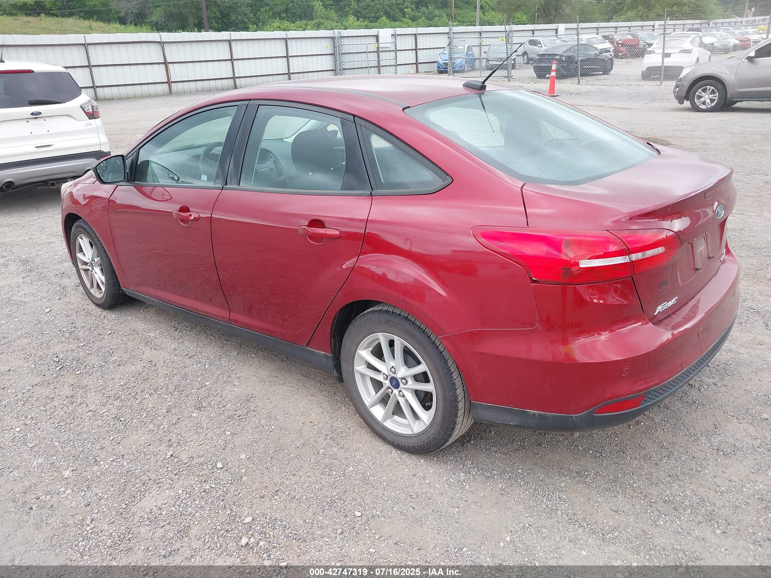 FORD FOCUS image 3
