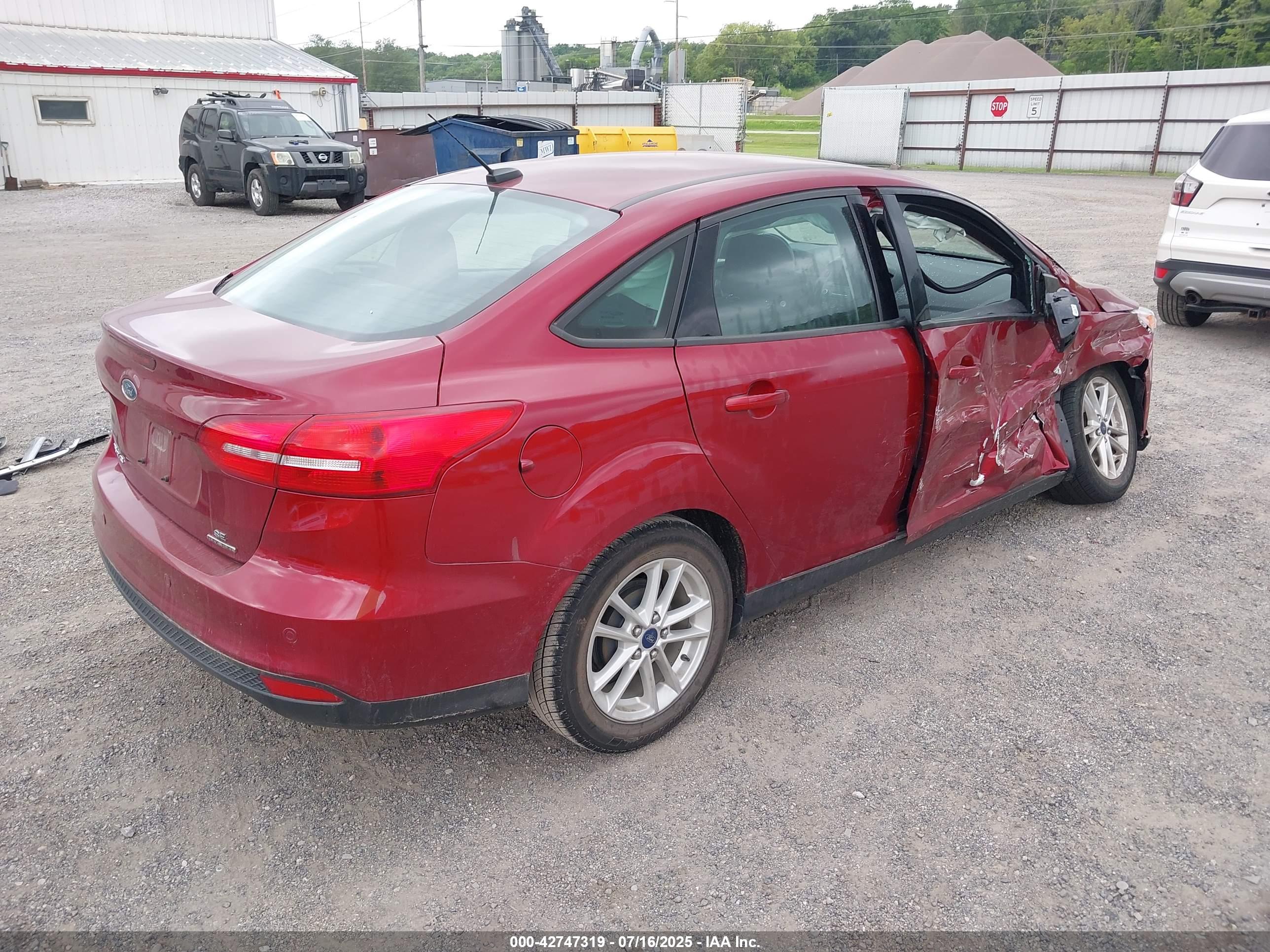 FORD FOCUS image 4