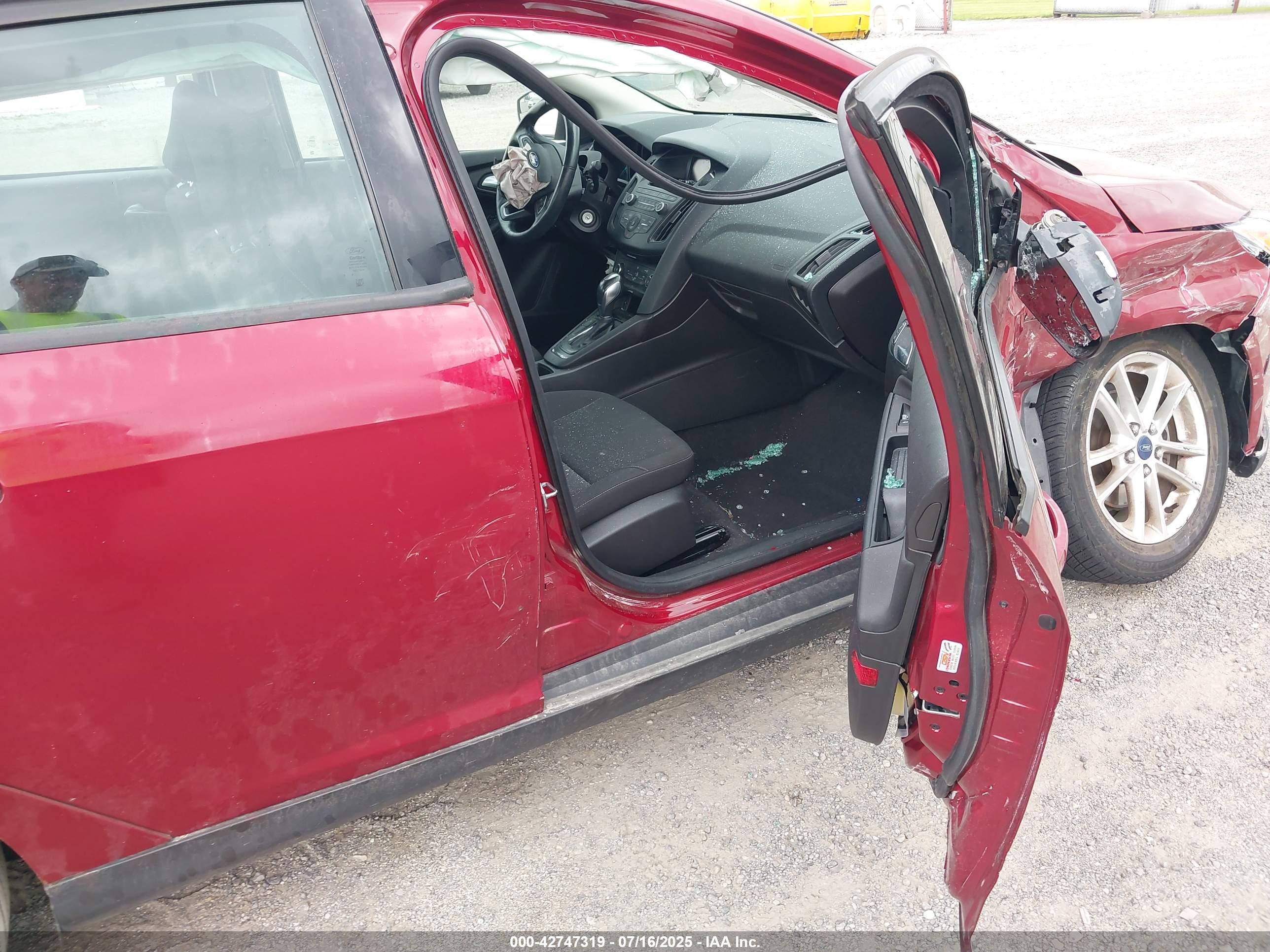 FORD FOCUS image 5