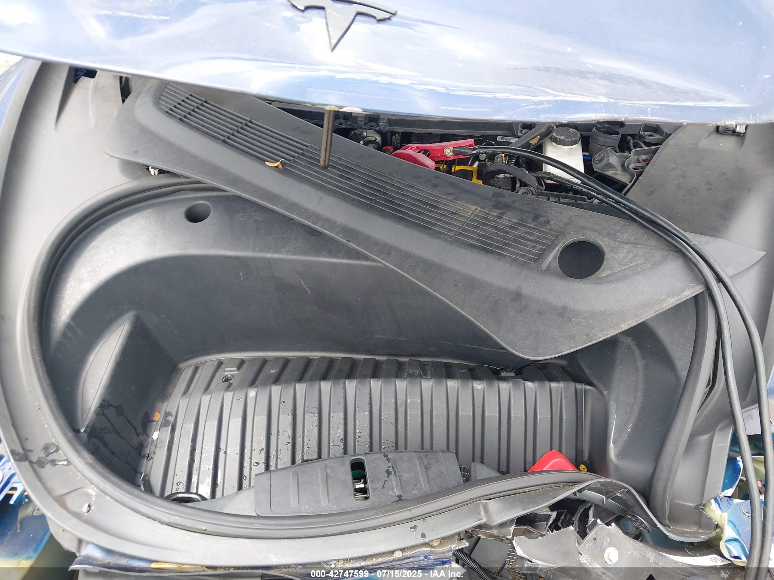 TESLA MODEL image 10