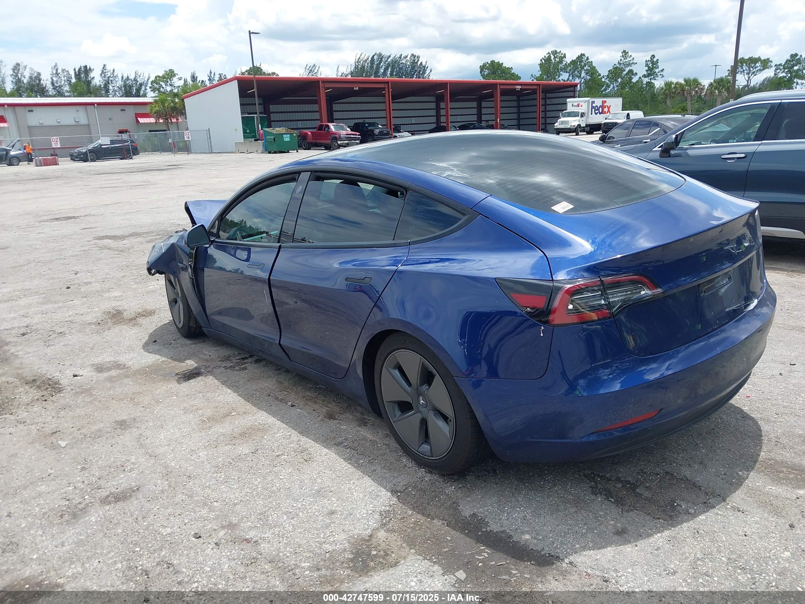 TESLA MODEL image 3