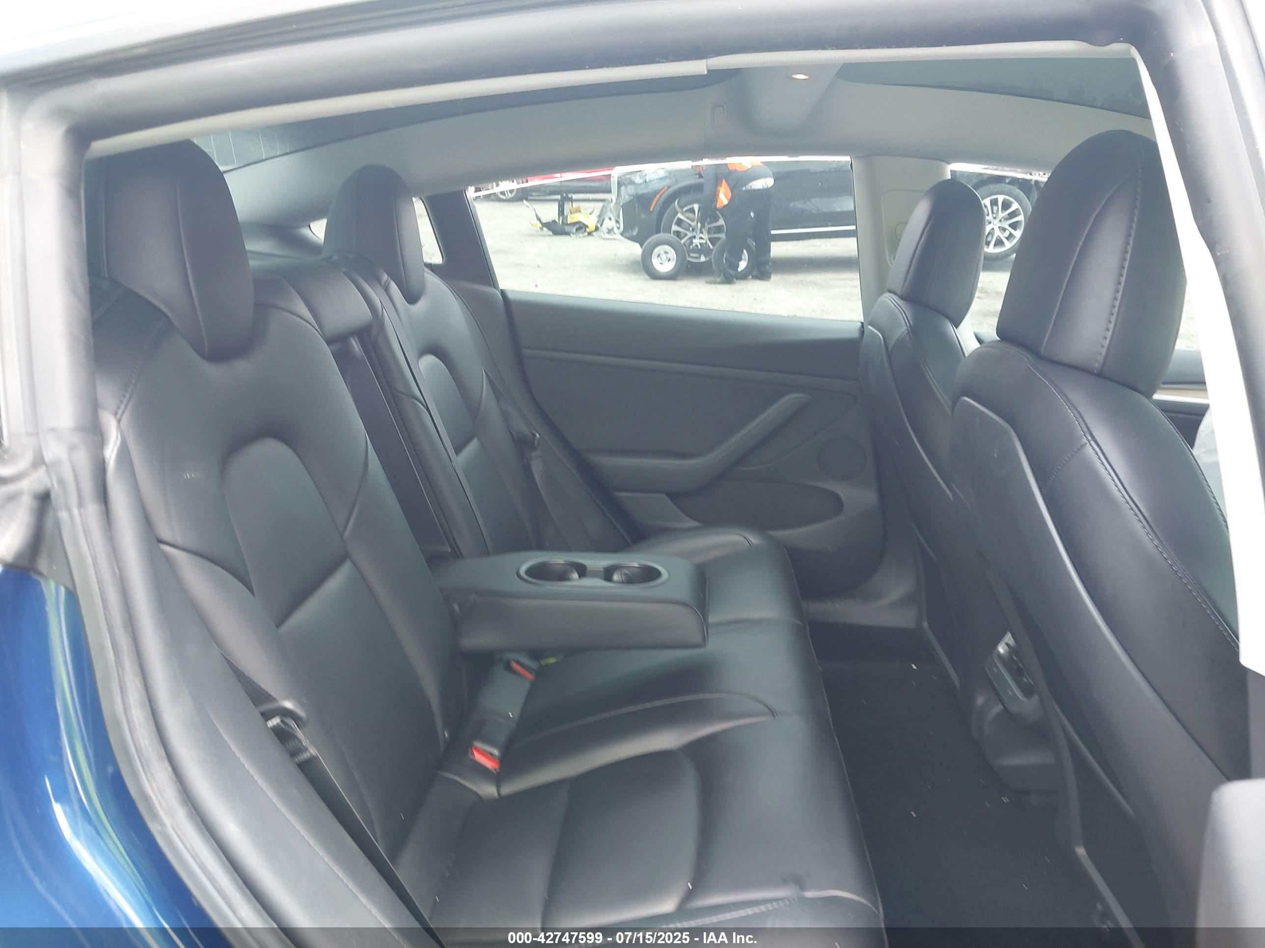 TESLA MODEL image 8