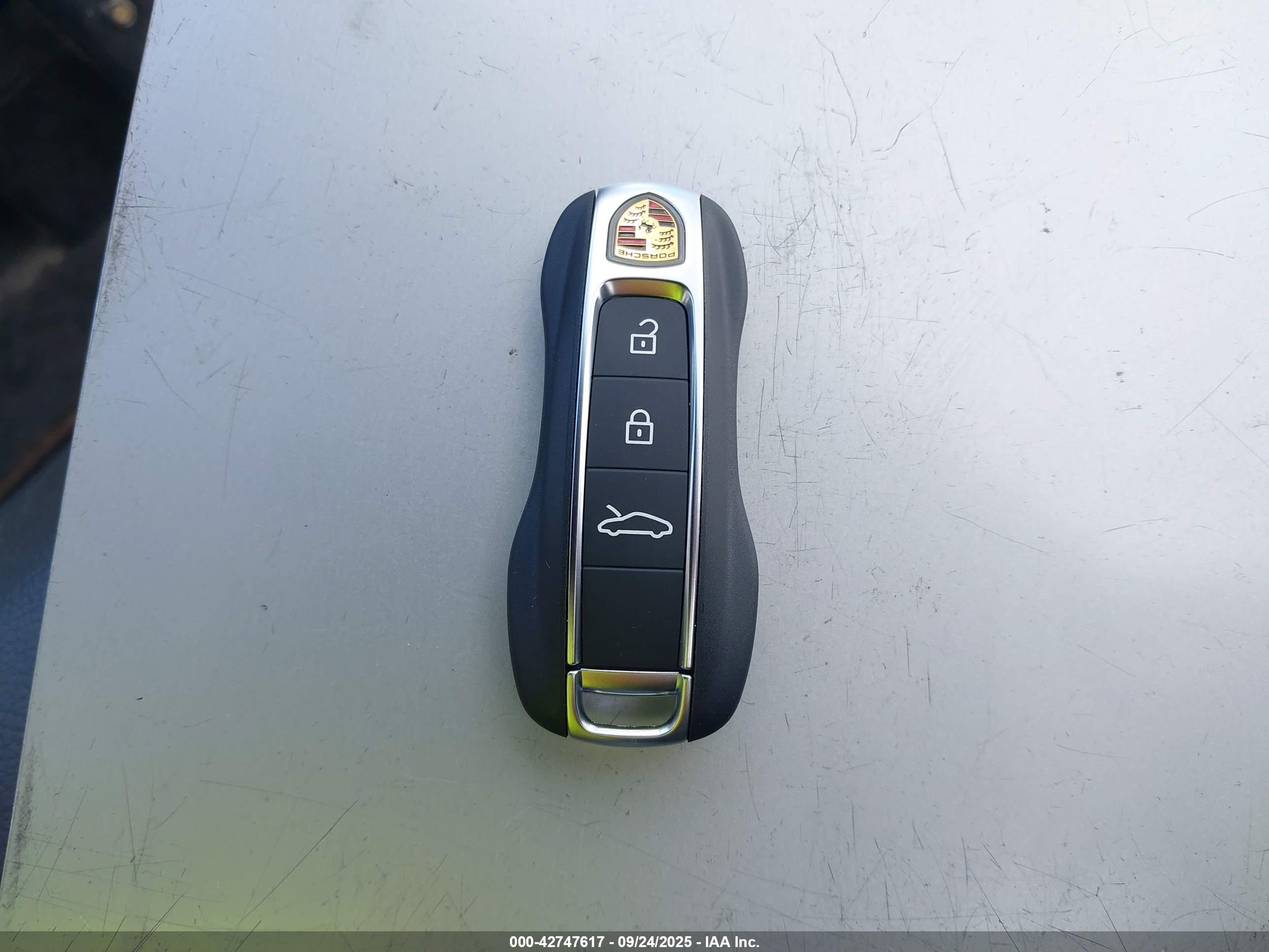 PORSCHE 911 image 11