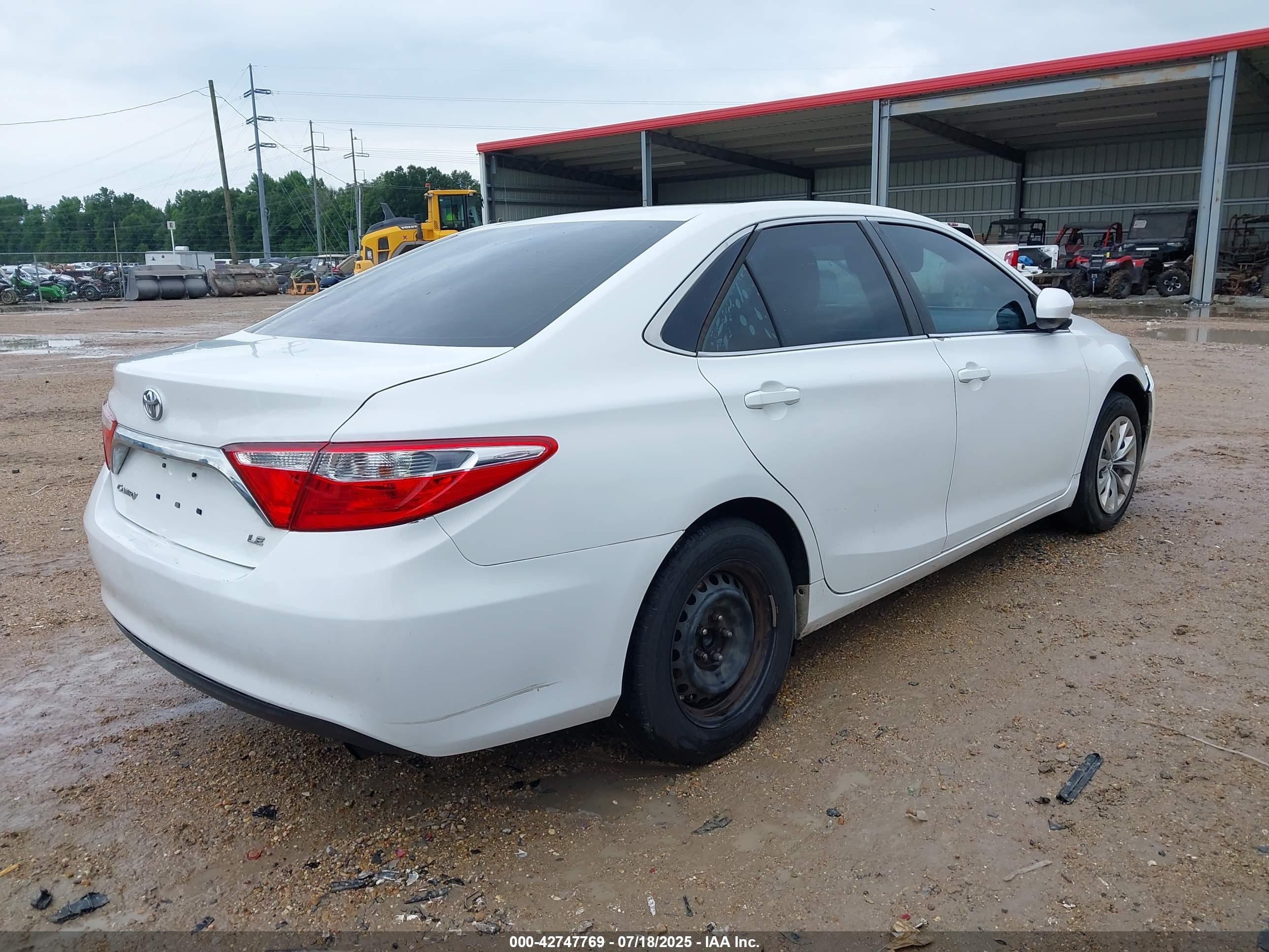 TOYOTA CAMRY image 4