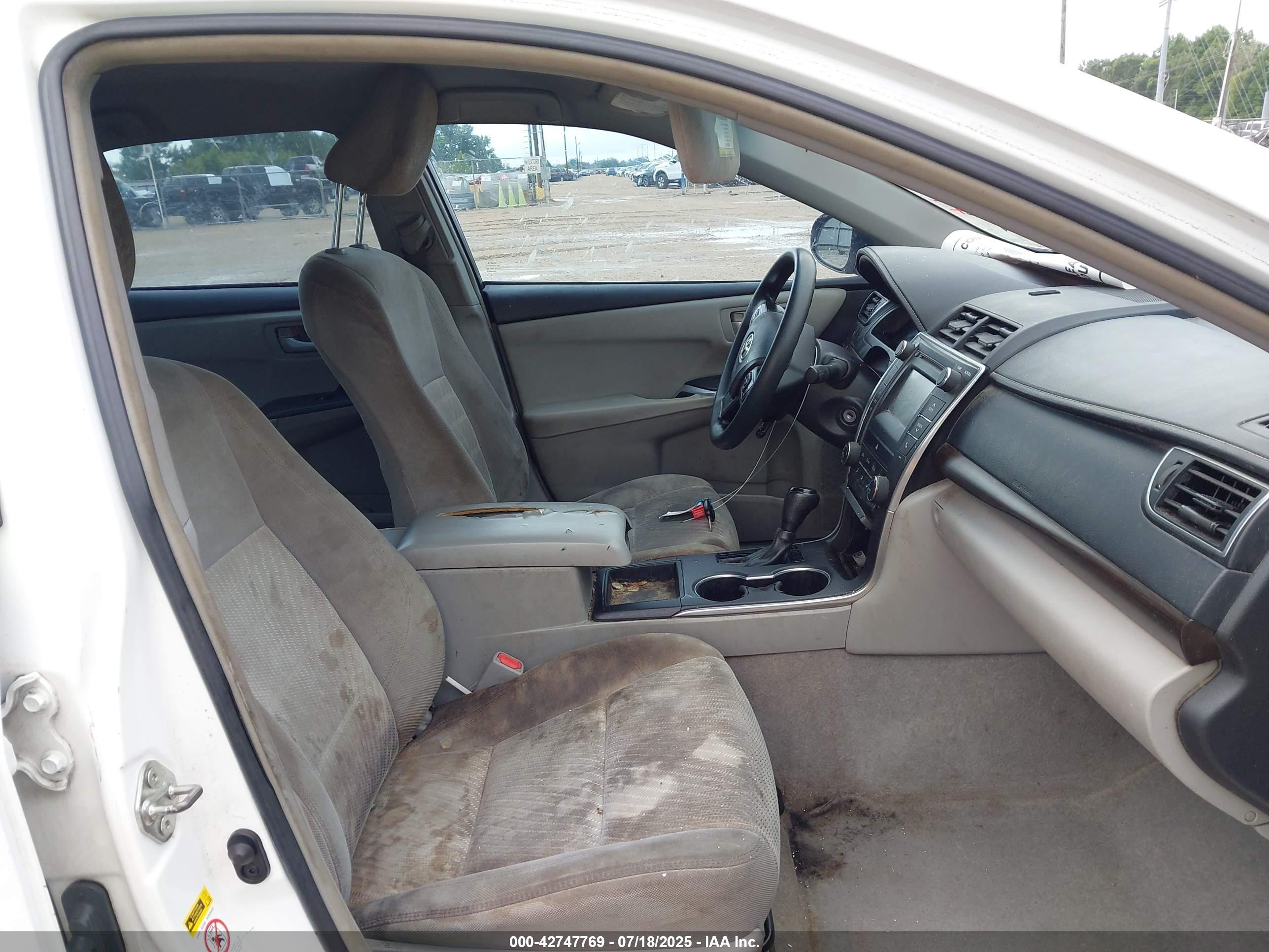 TOYOTA CAMRY image 5
