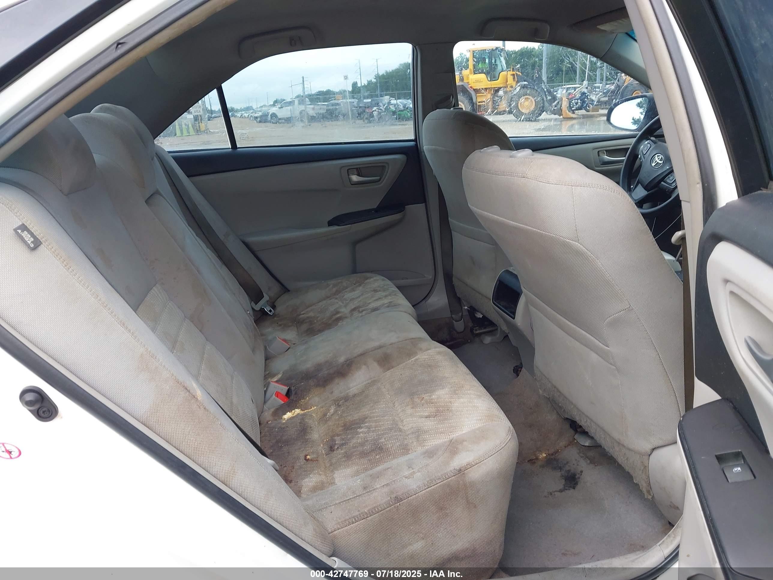 TOYOTA CAMRY image 8