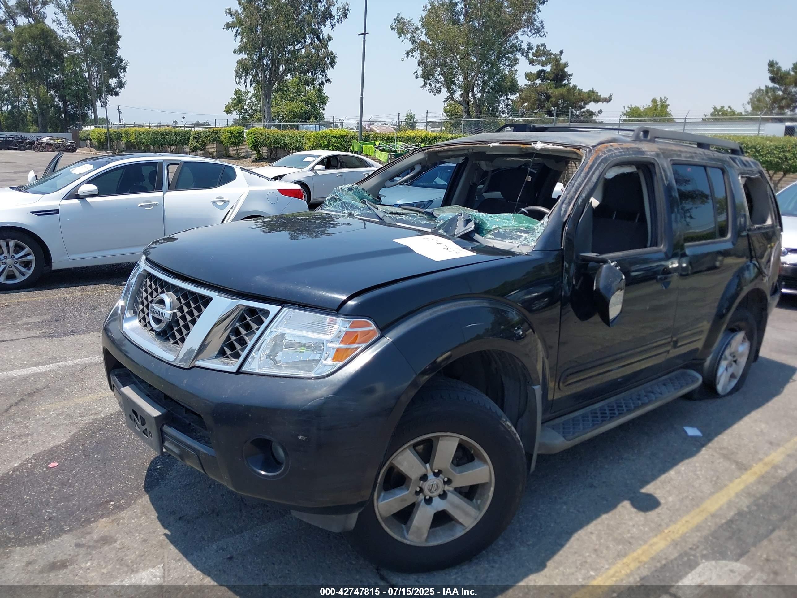 NISSAN PATHFINDER image 6