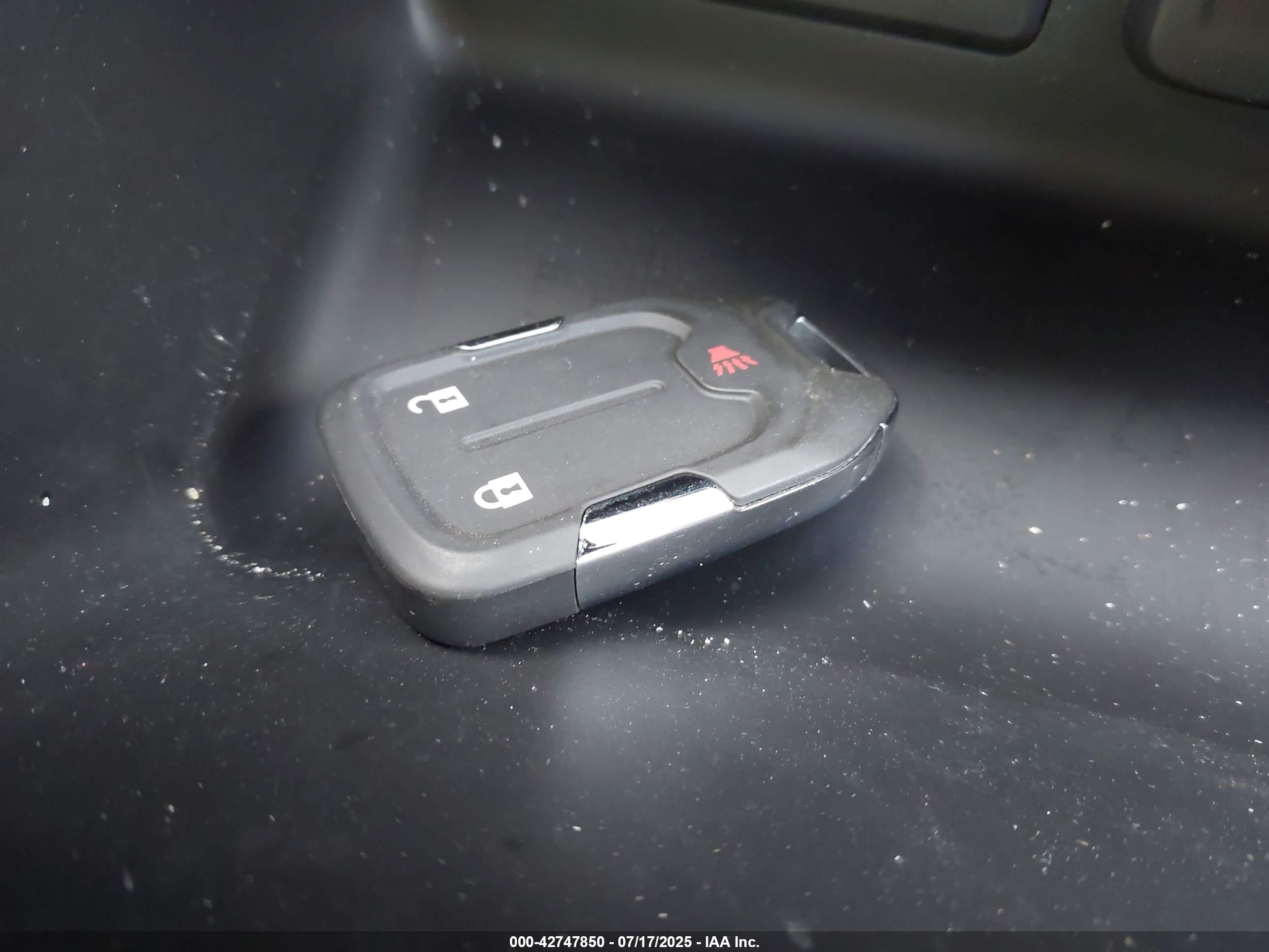 GMC TERRAIN image 11