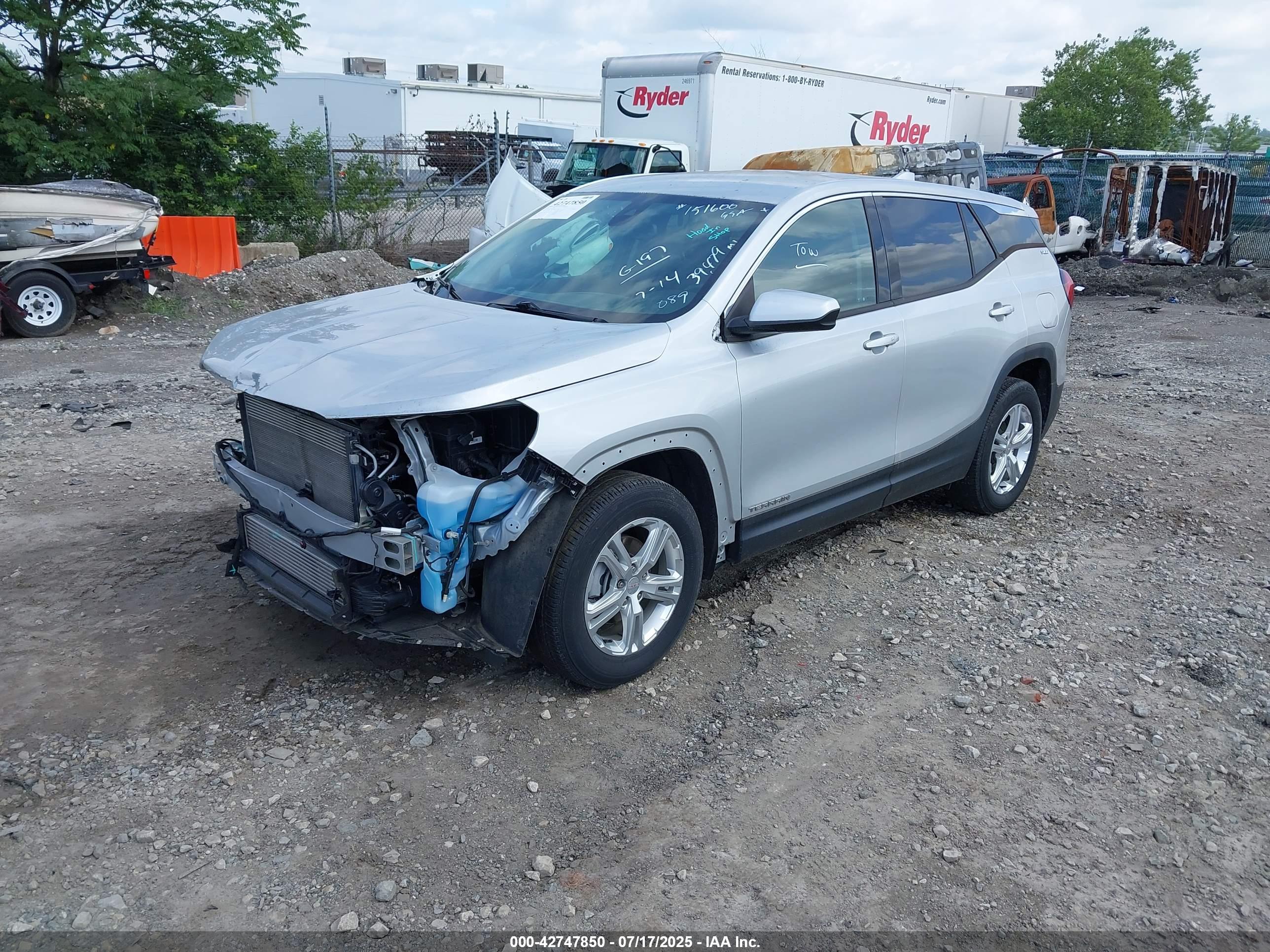 GMC TERRAIN image 2