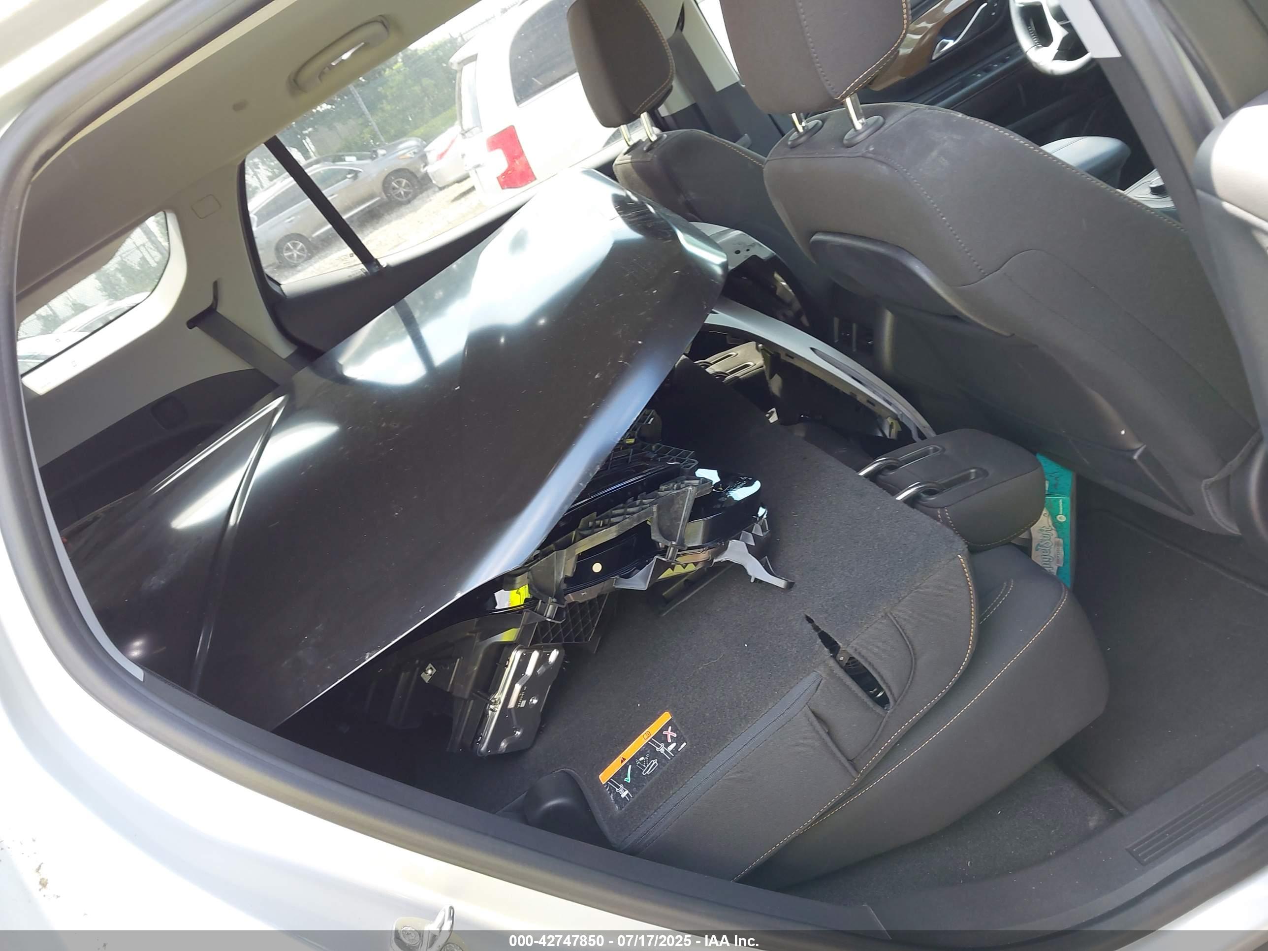 GMC TERRAIN image 8