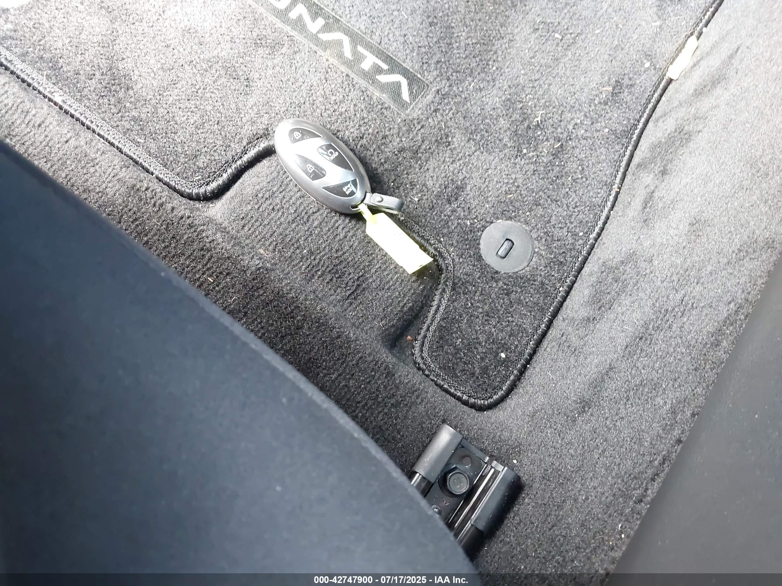 HYUNDAI SONATA image 11