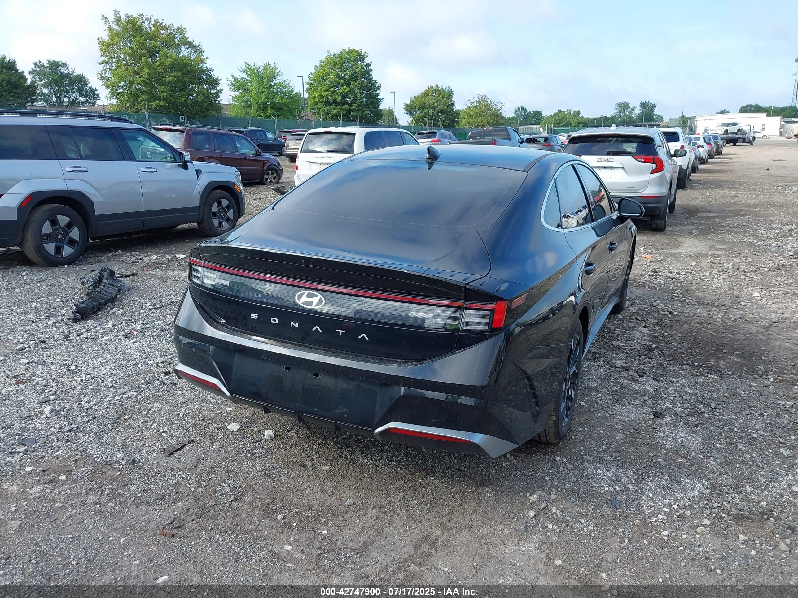 HYUNDAI SONATA image 4