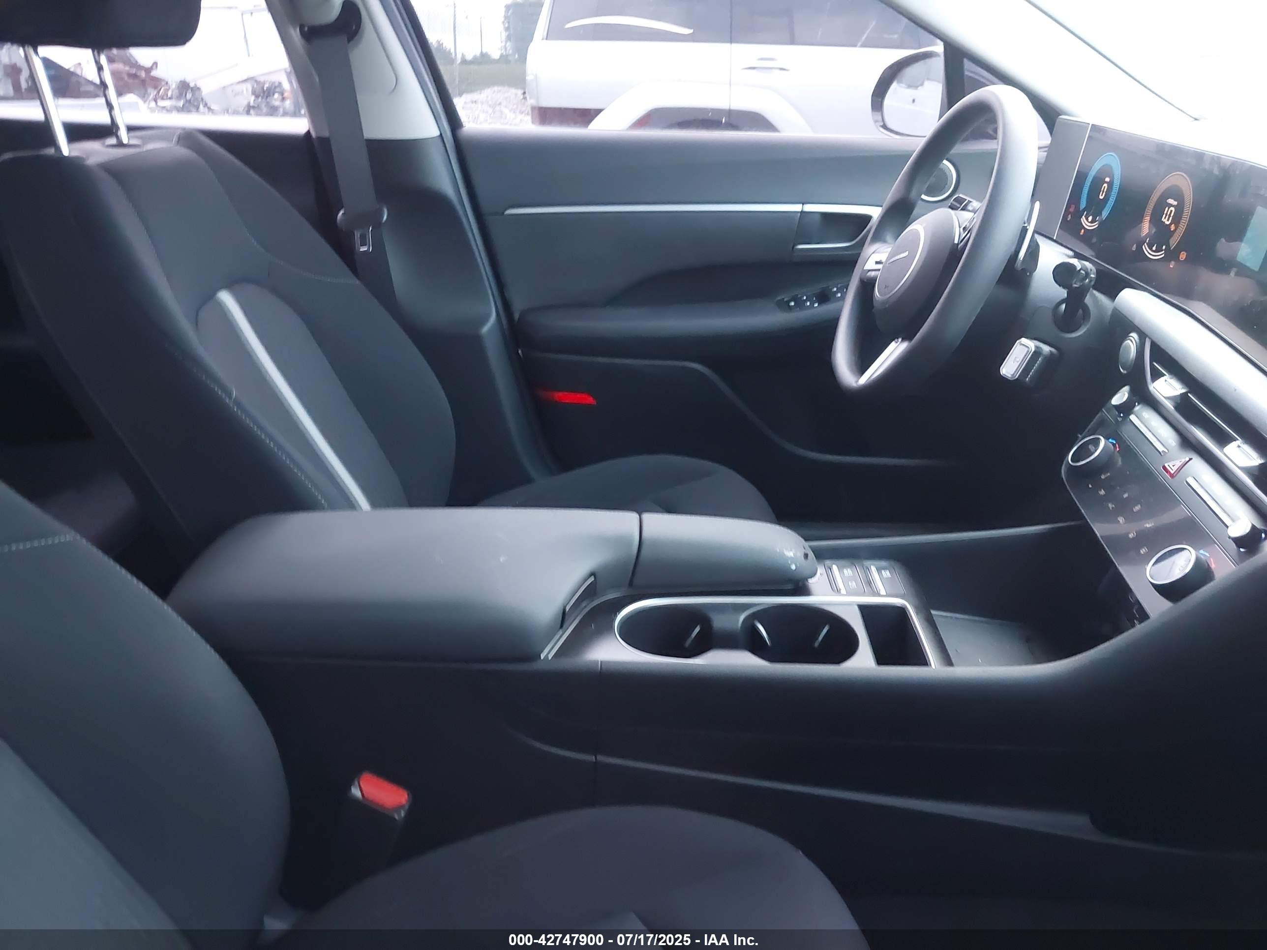 HYUNDAI SONATA image 5