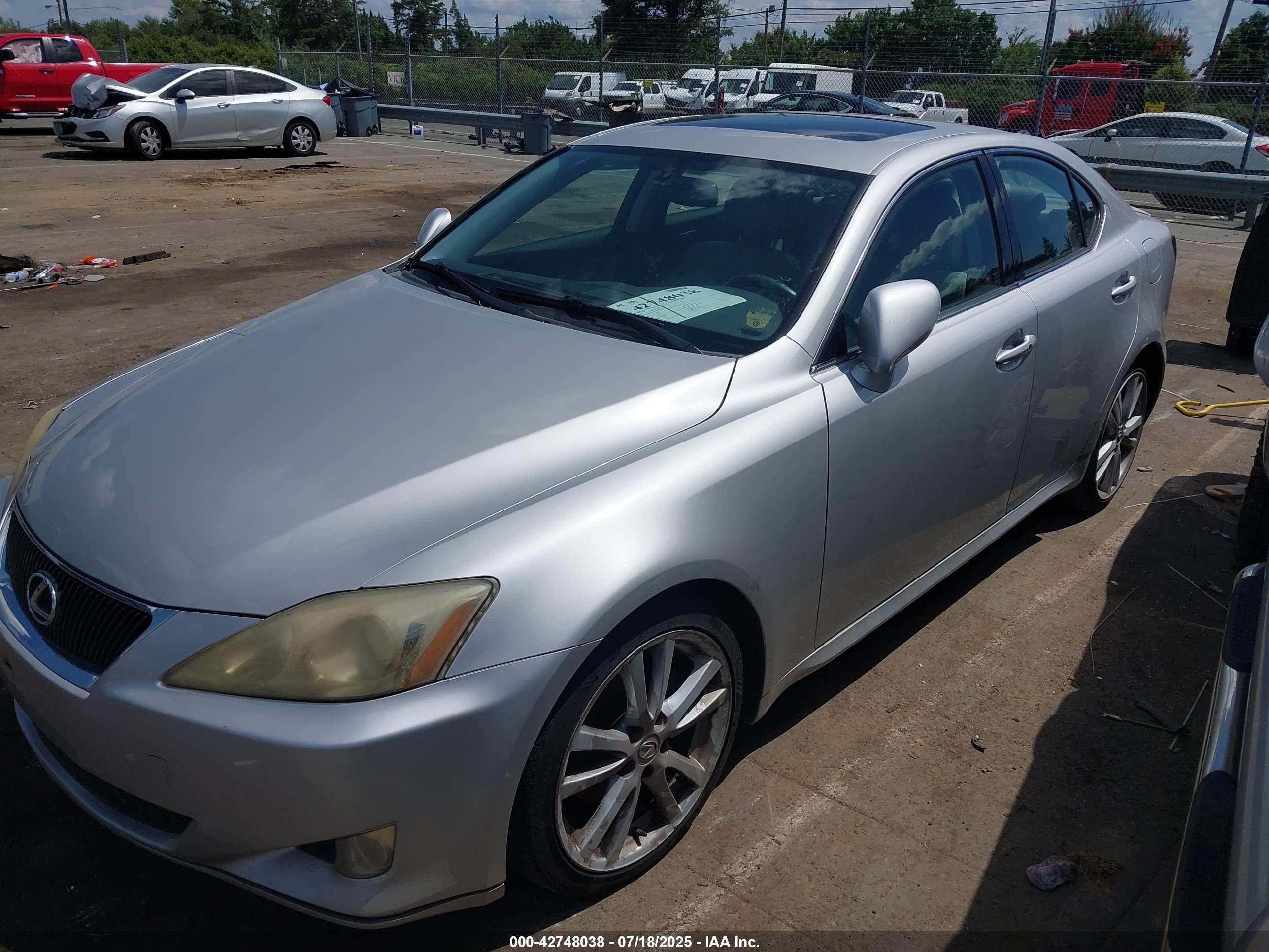 LEXUS IS image 2