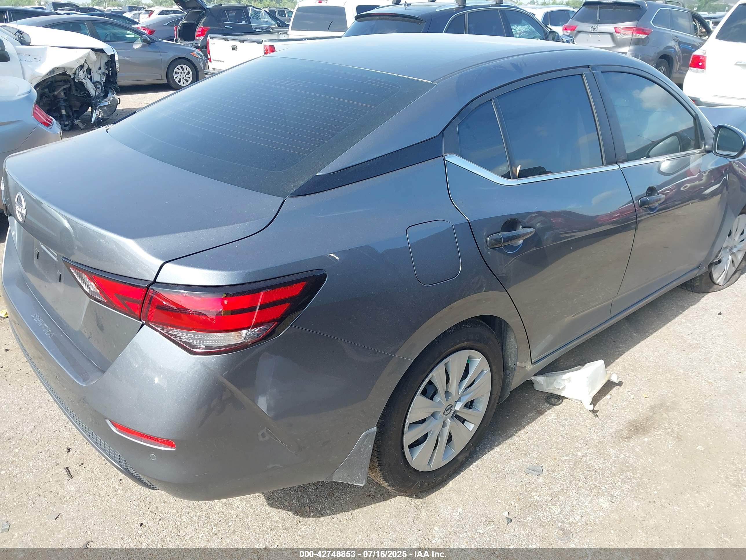 NISSAN SENTRA image 4