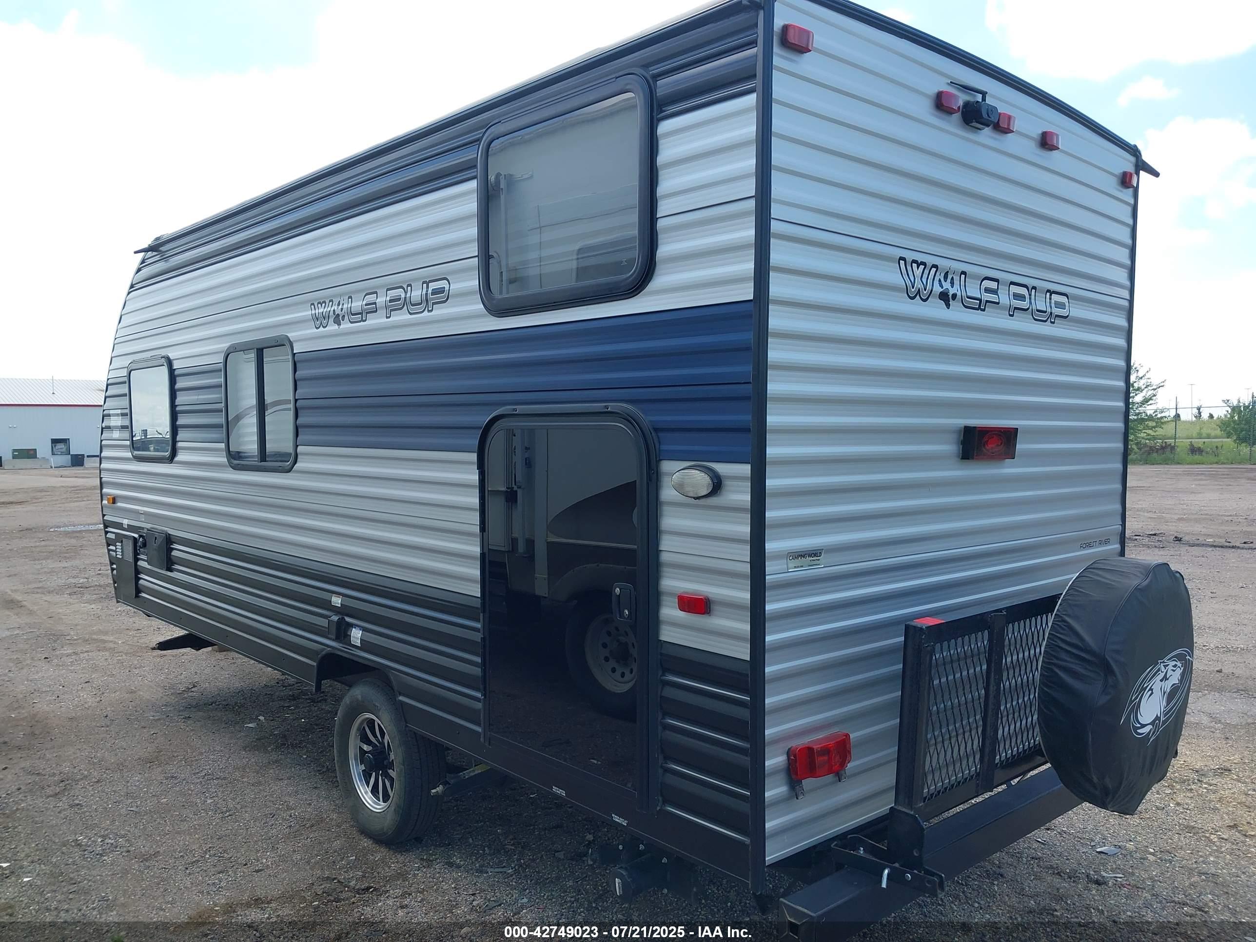 TRAVEL TRAILER image 3