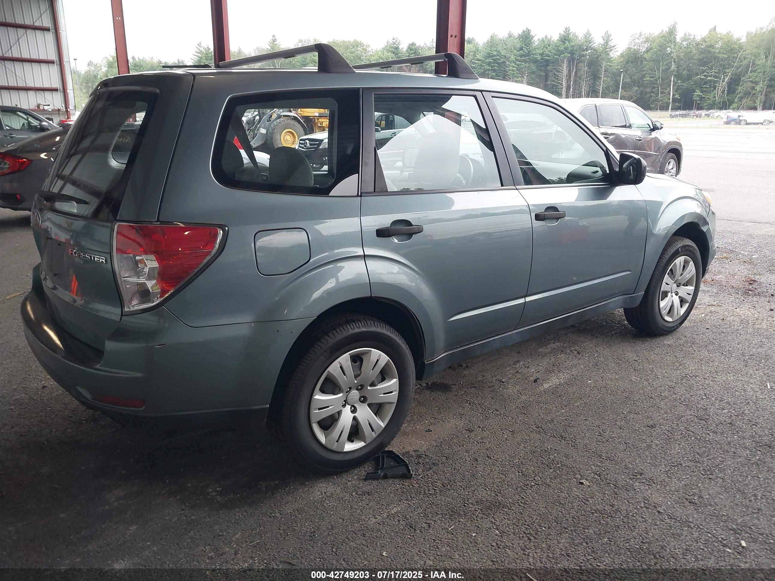 SUBARU FORESTER image 4