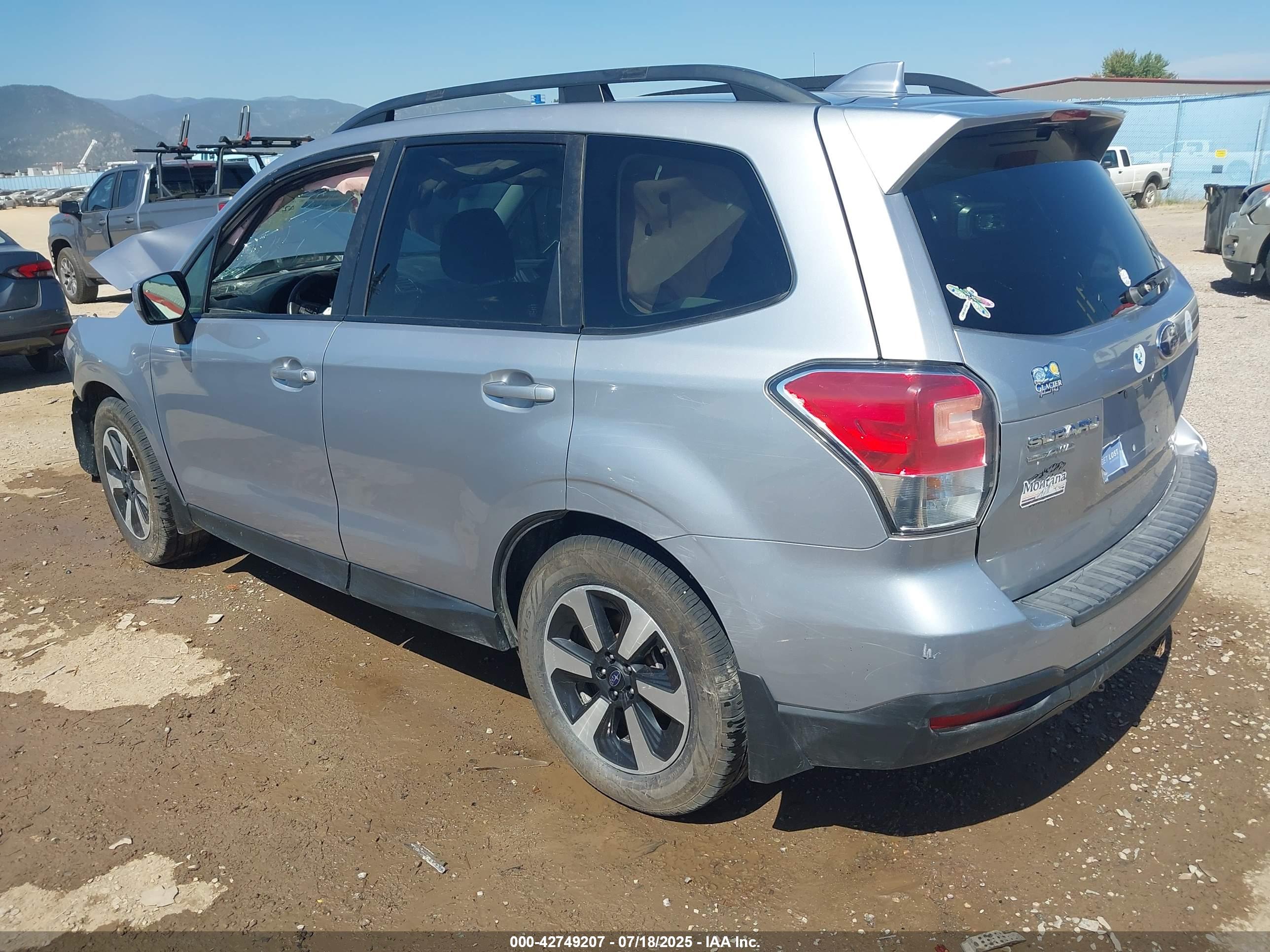 SUBARU FORESTER image 3