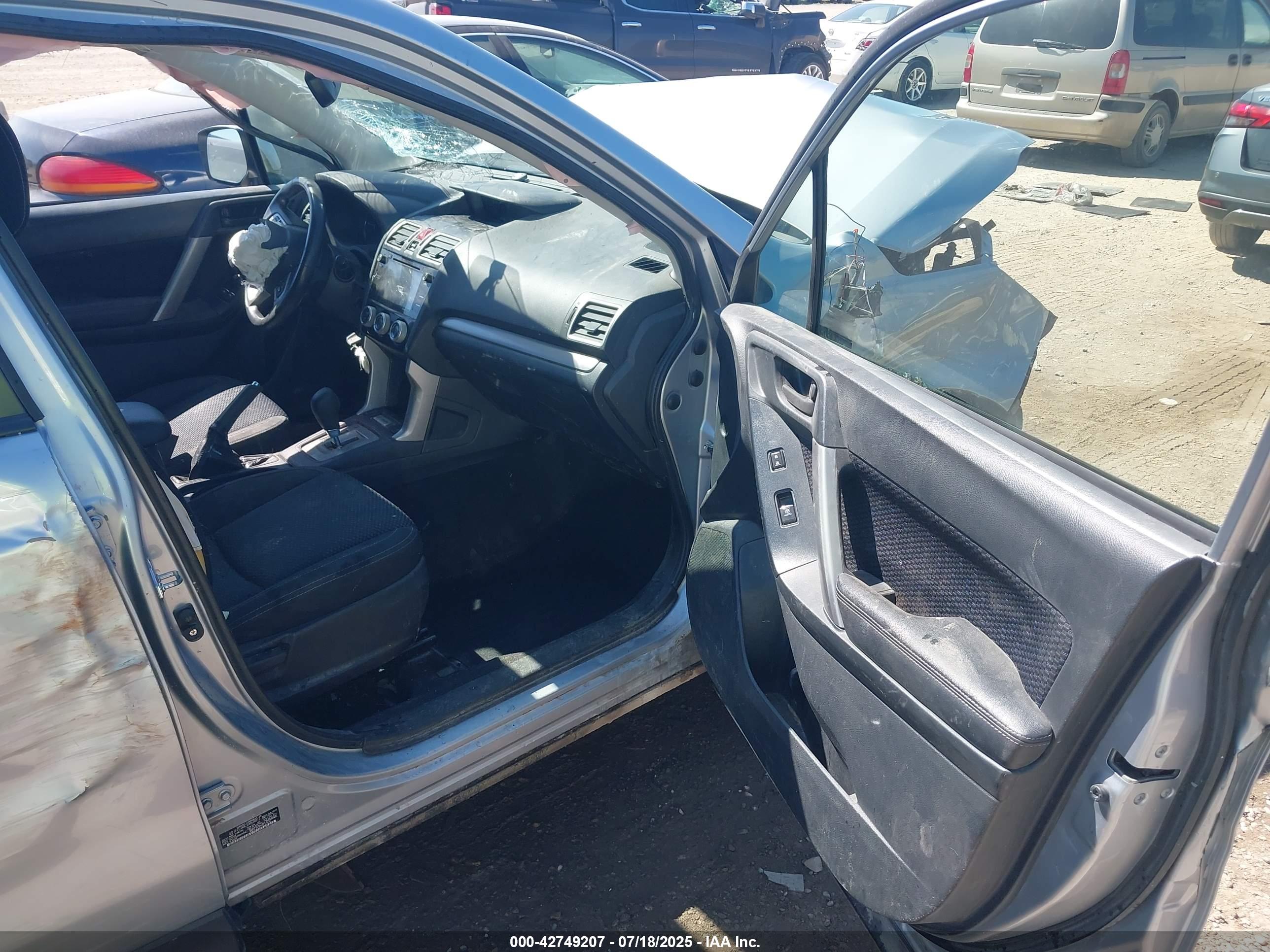 SUBARU FORESTER image 5