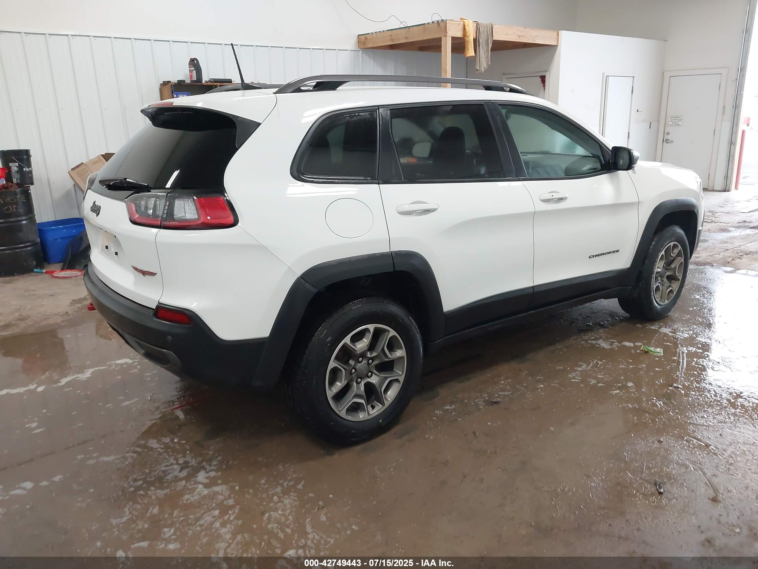 JEEP CHEROKEE image 4