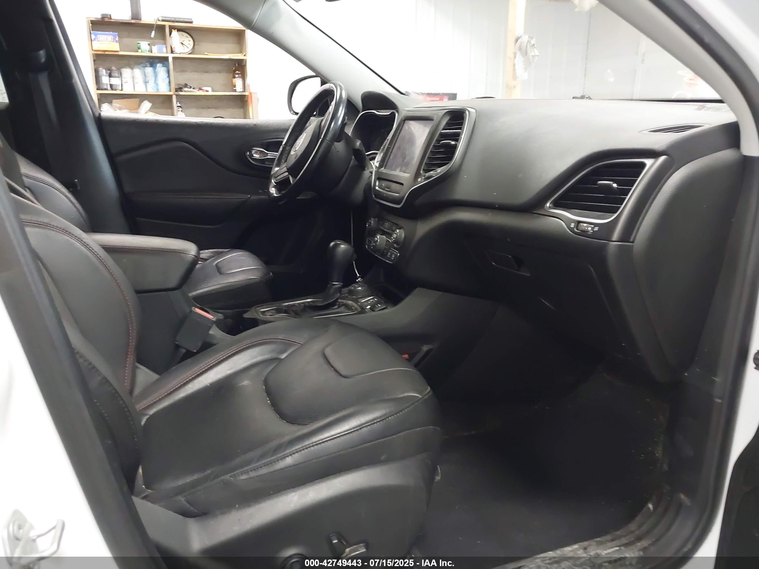 JEEP CHEROKEE image 5